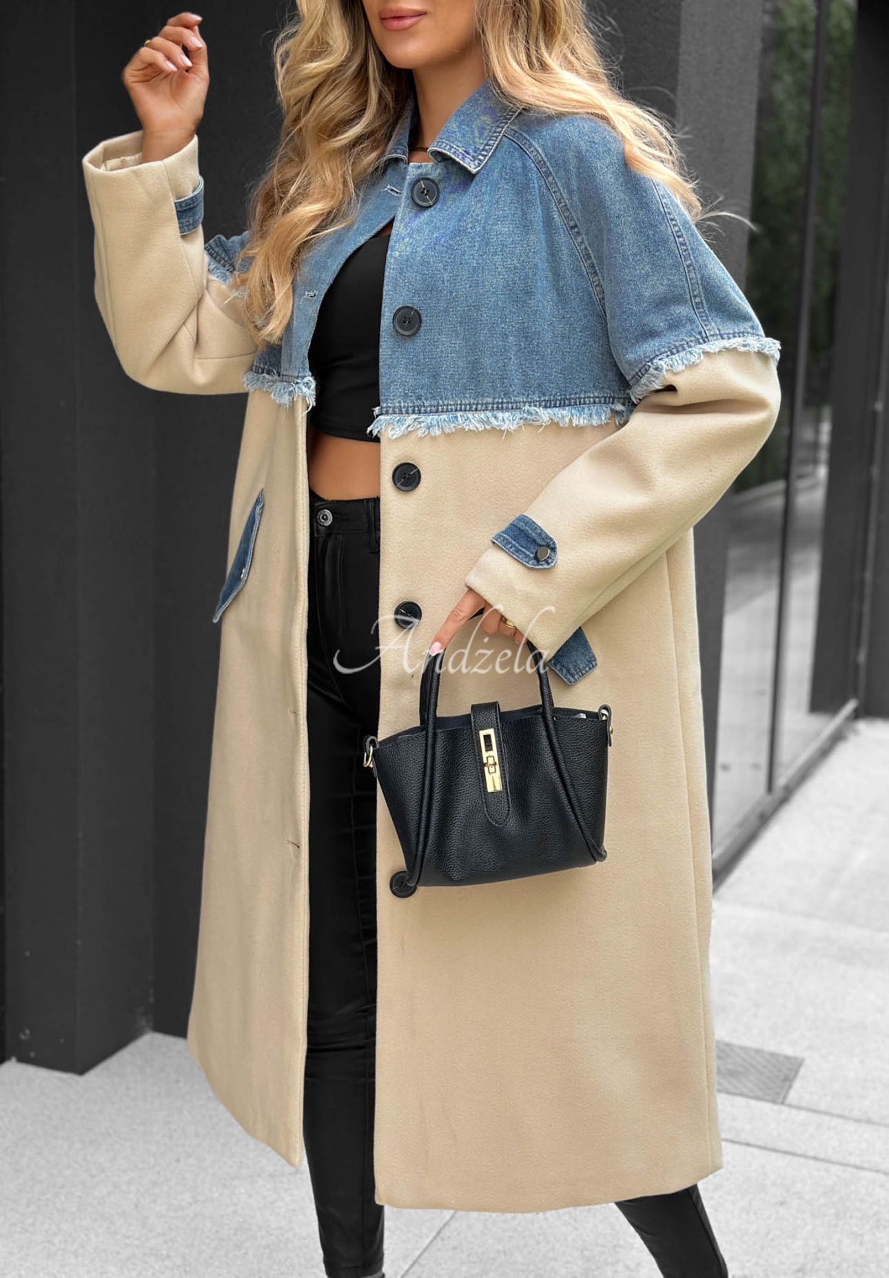 Ein langer Mantel mit Jeans-Akzenten Park Avenue beige-blau