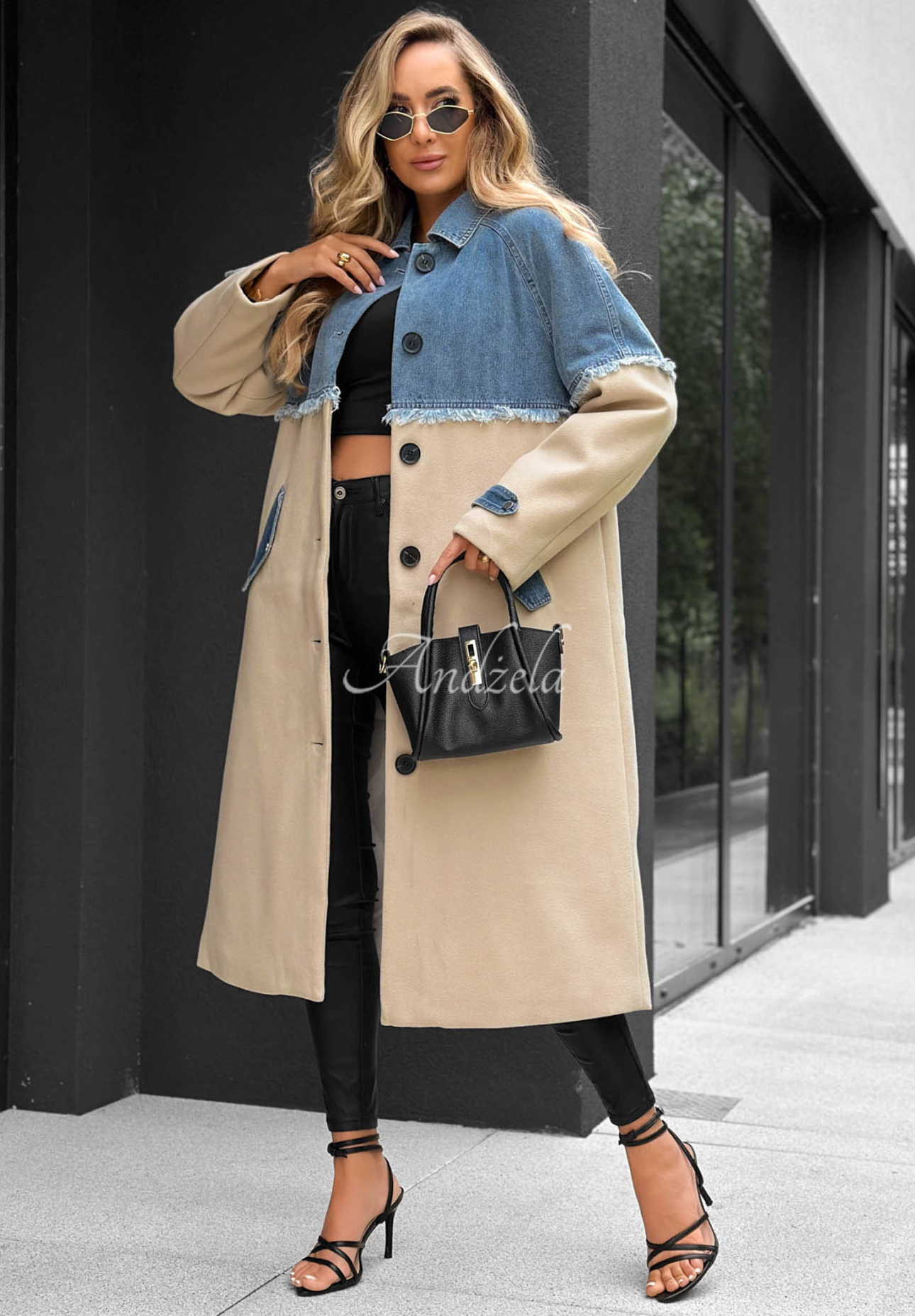 Ein langer Mantel mit Jeans-Akzenten Park Avenue beige-blau