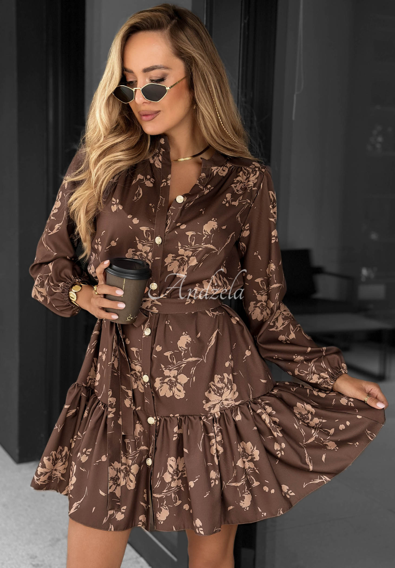 Hemdkleid aus Viskose mit einer Rüsche und Blumenmuster Call My Name Schokoladenbraun