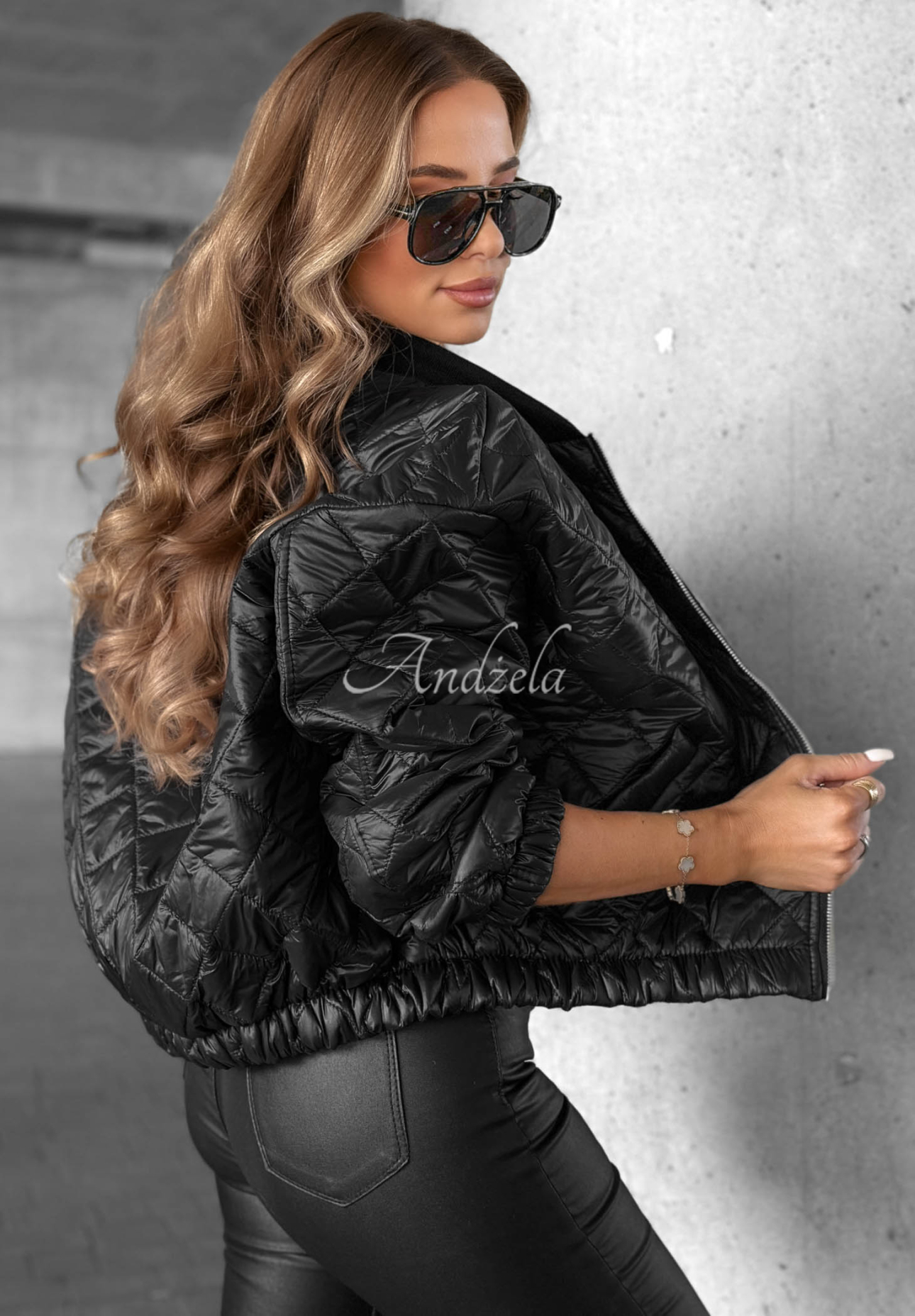 Kurze, gesteppte Bomberjacke Feeling Fall Schwarz