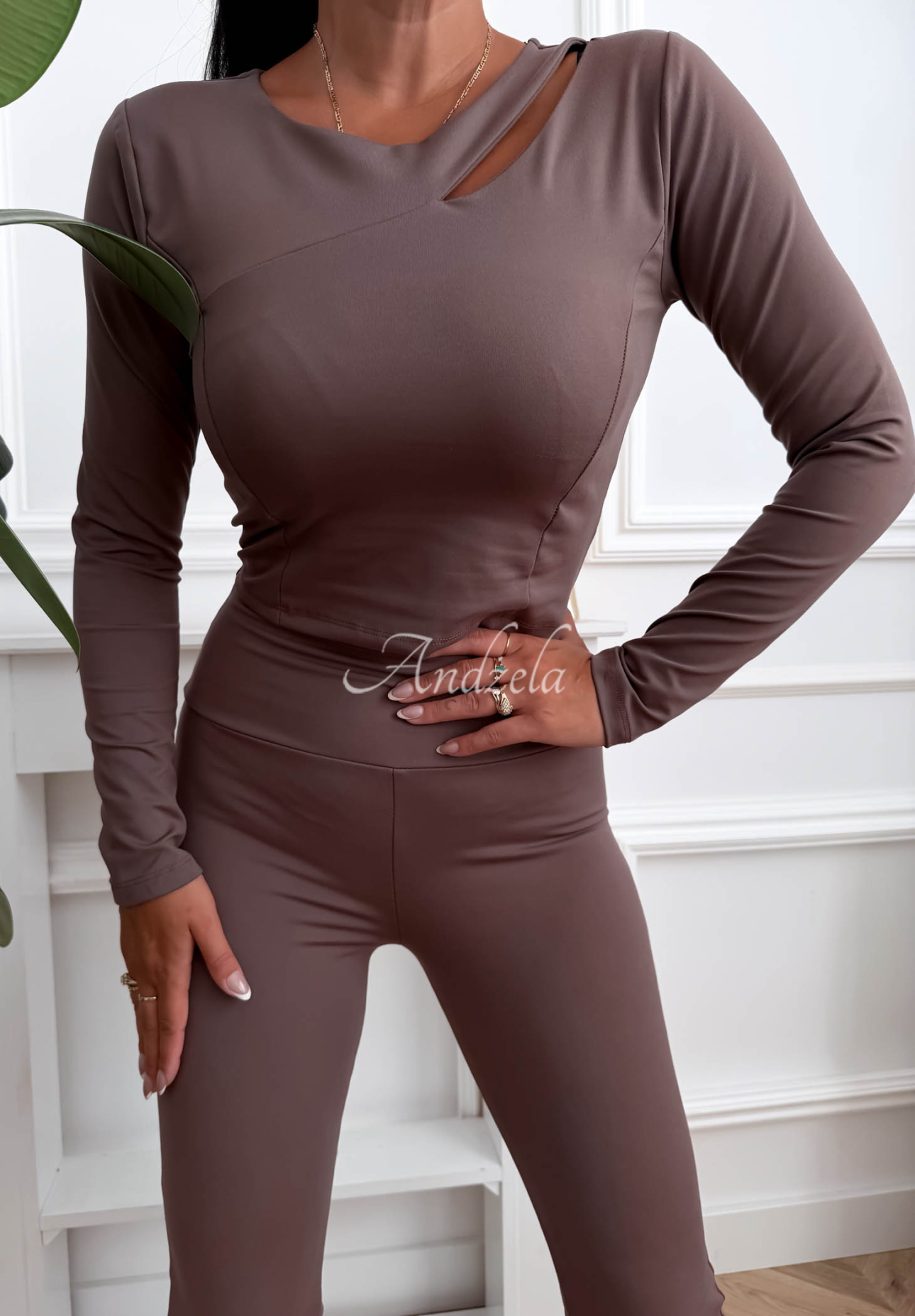 Viskosebluse mit Ausschnitt Another Time Mokkafarben