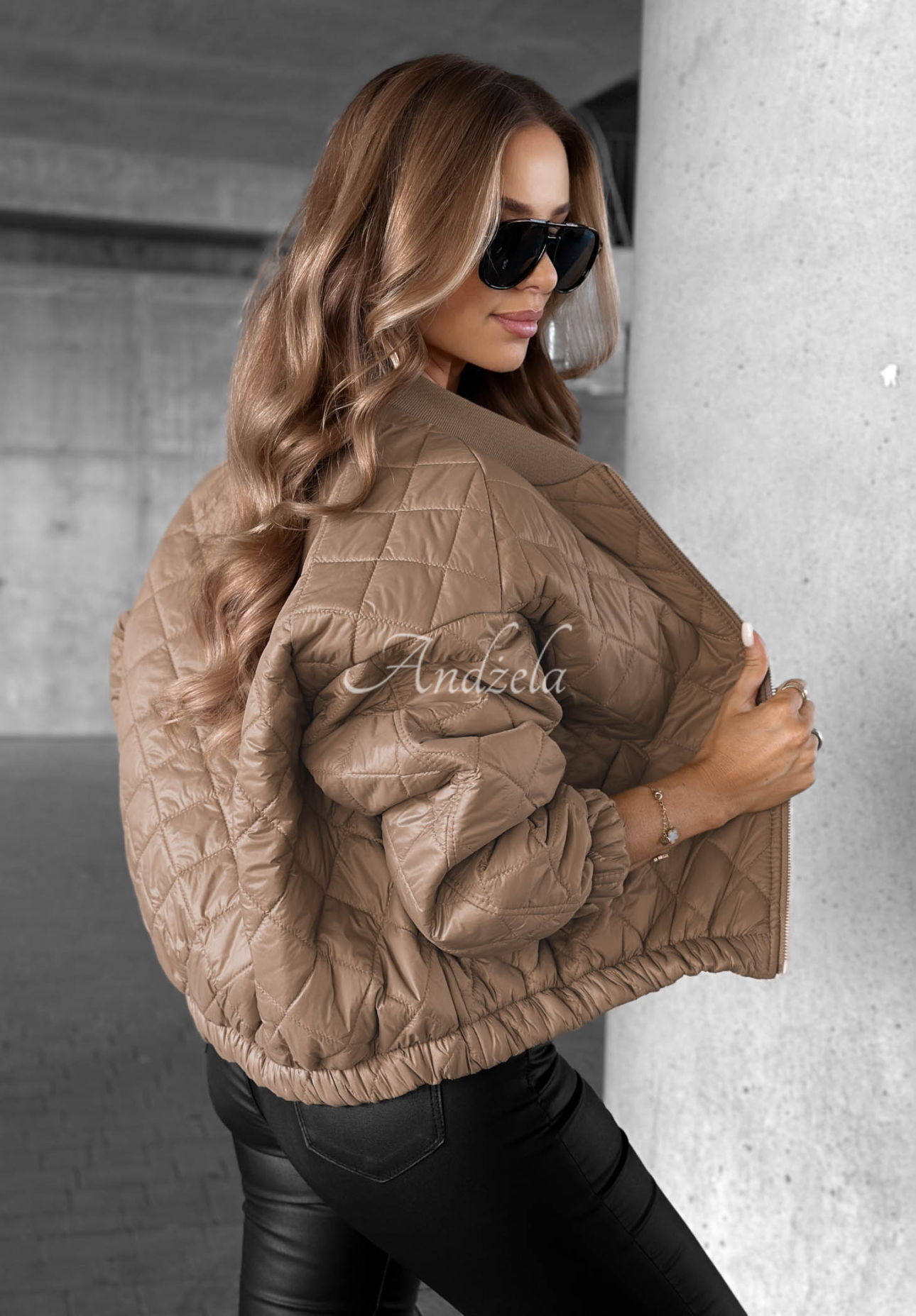 Kurze, gesteppte Bomberjacke Feeling Fall Mokkafarben