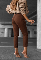 Hose Jeans mom fit z paskiem Worth It Schokoladenbraun