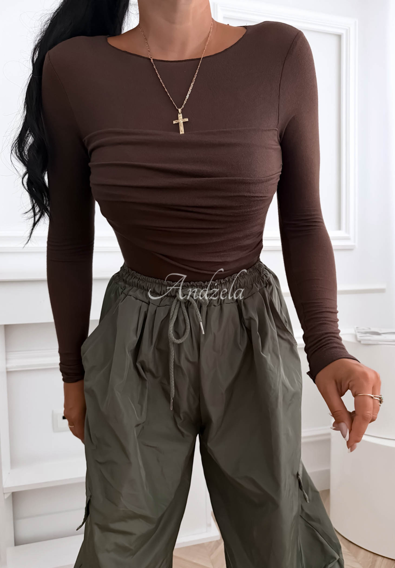 Bluse mit U-Boot-Ausschnitt und Modal Take A Risk Schokoladenbraun