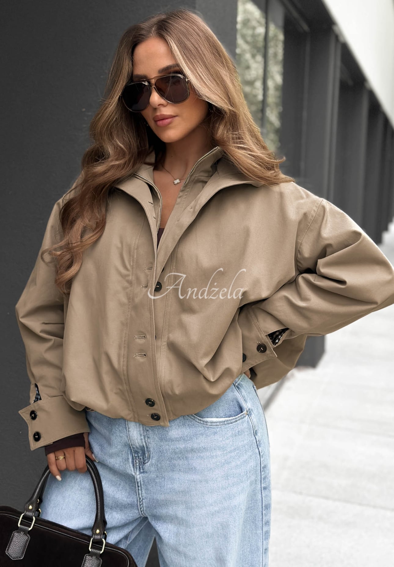 Kurze Bomberjacke mit Stehkragen Hazel Charm Beige