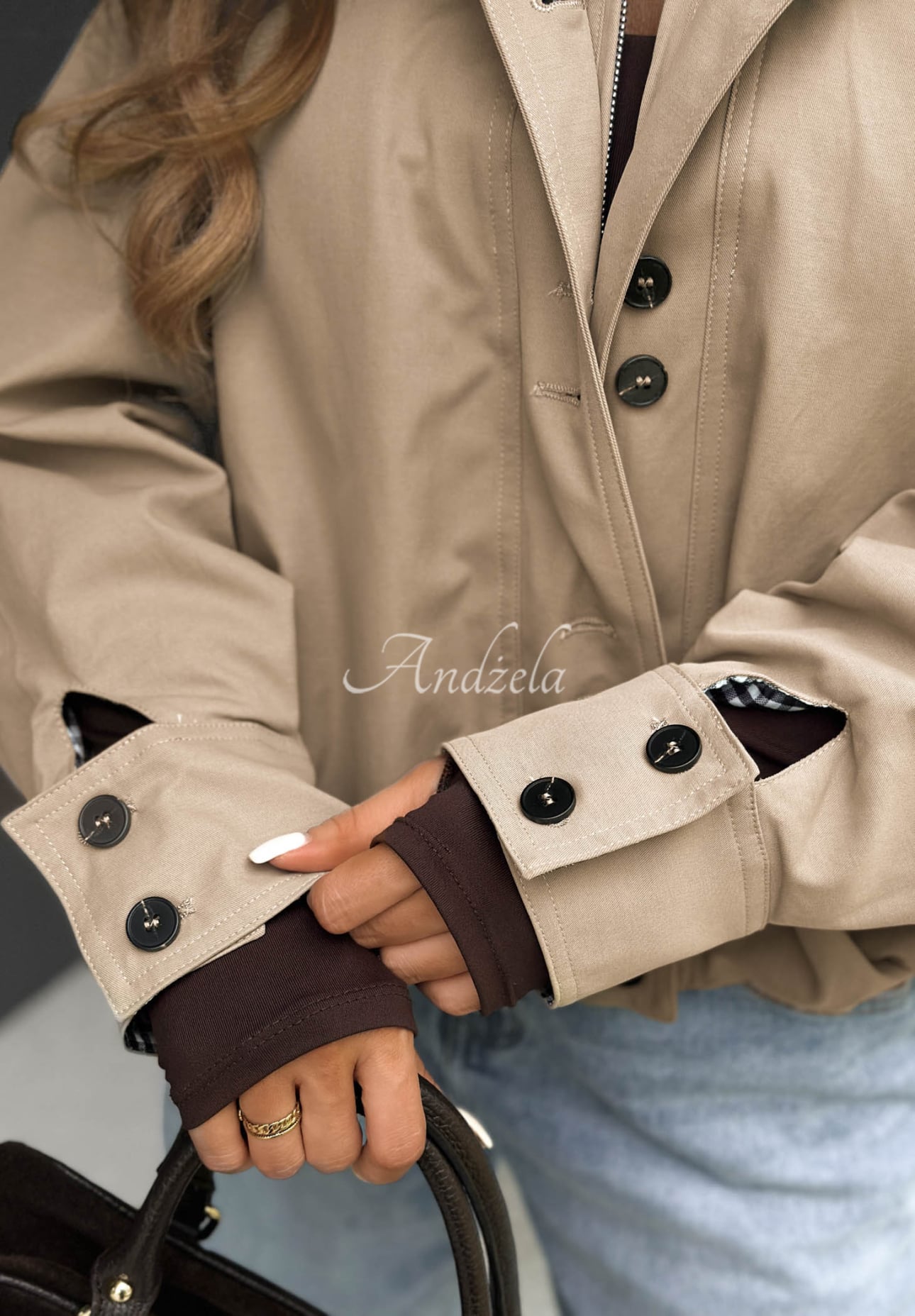Kurze Bomberjacke mit Stehkragen Hazel Charm Beige