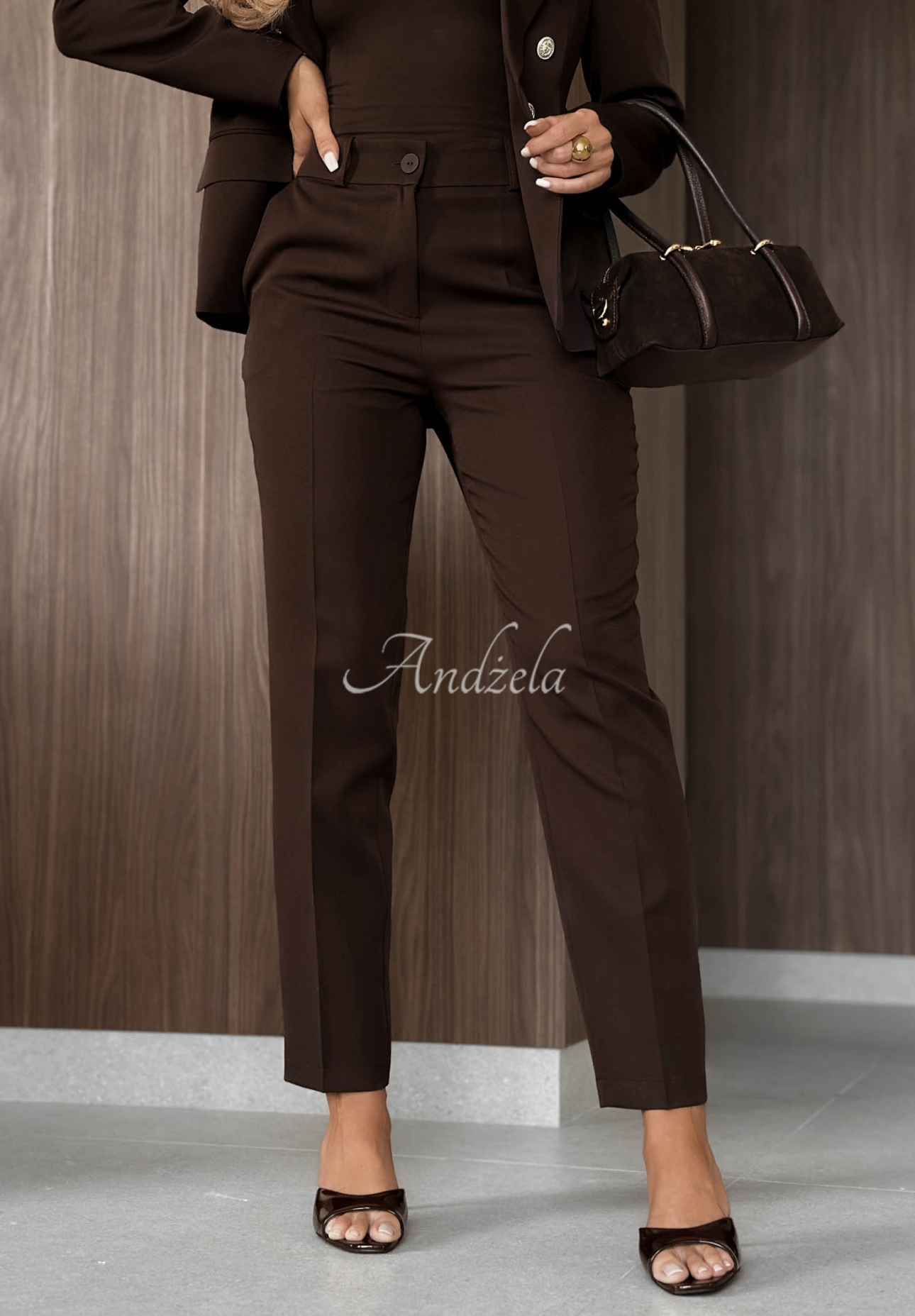 Elegante Zigarettenhose aus Viskose Endless Class Schokoladenbraun