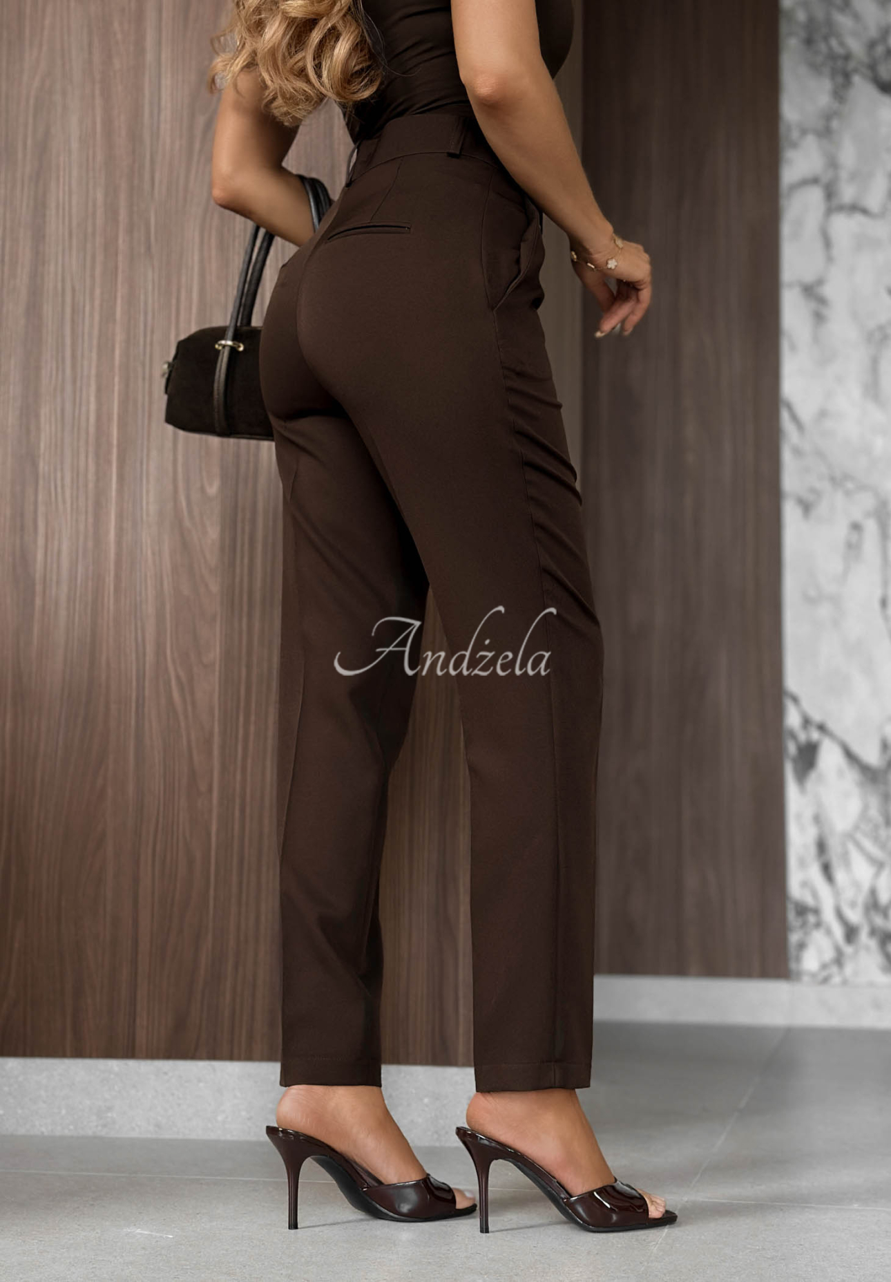 Elegante Zigarettenhose aus Viskose Endless Class Schokoladenbraun