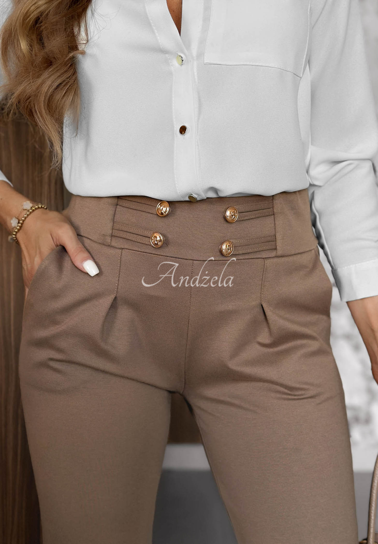 Viskosehose mit Knöpfen Hello There Beige