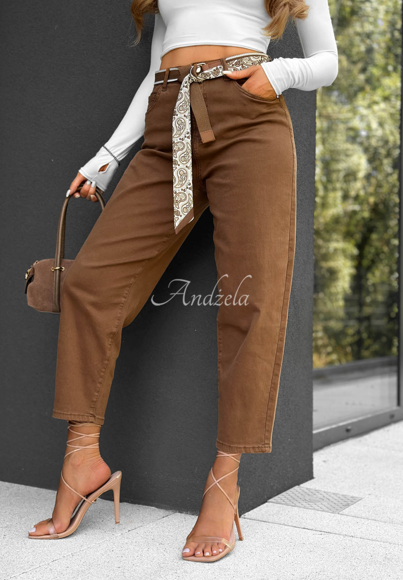Mom-Jeans mit Gürtel Sun Fade Camel