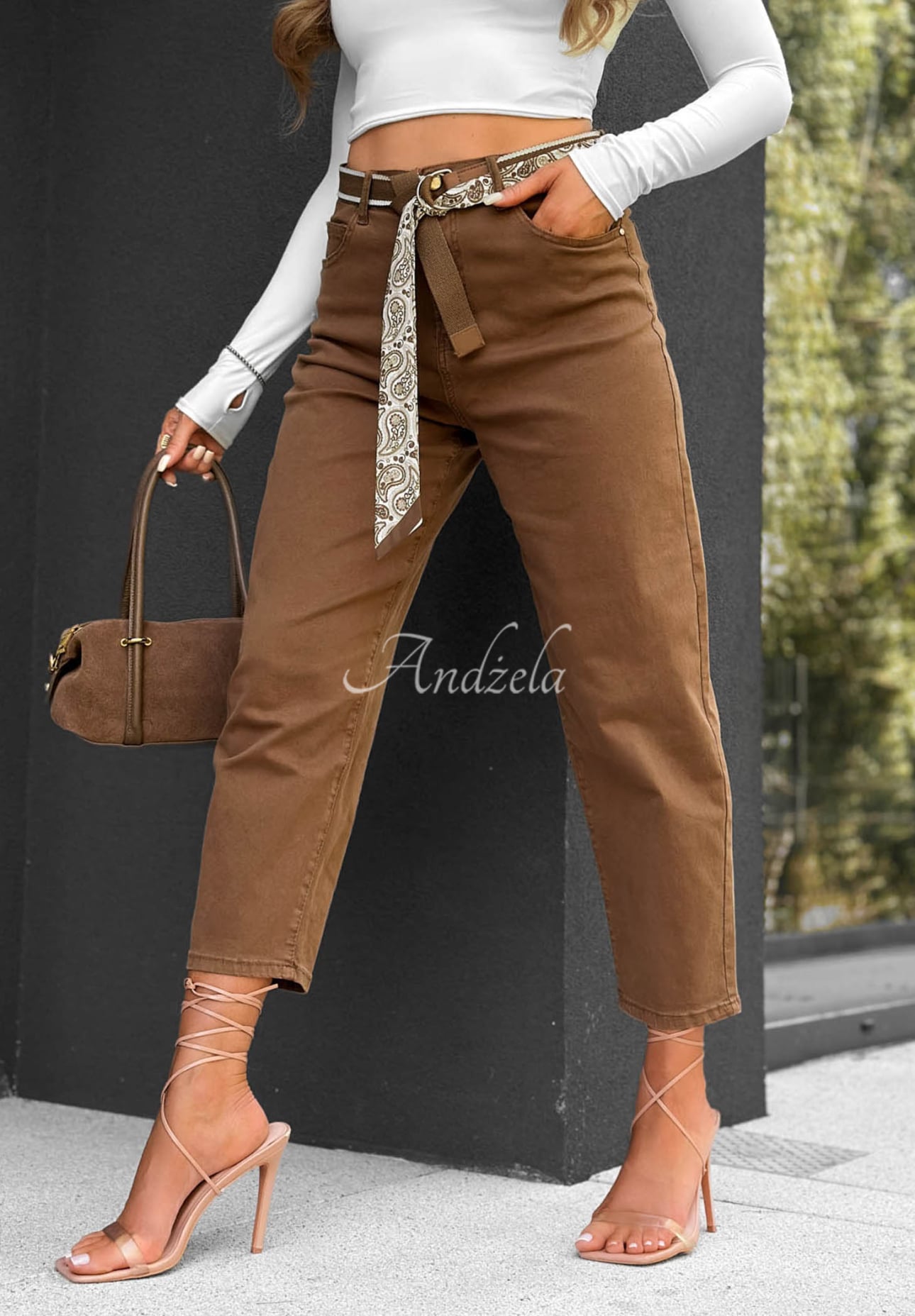 Mom-Jeans mit Gürtel Sun Fade Camel