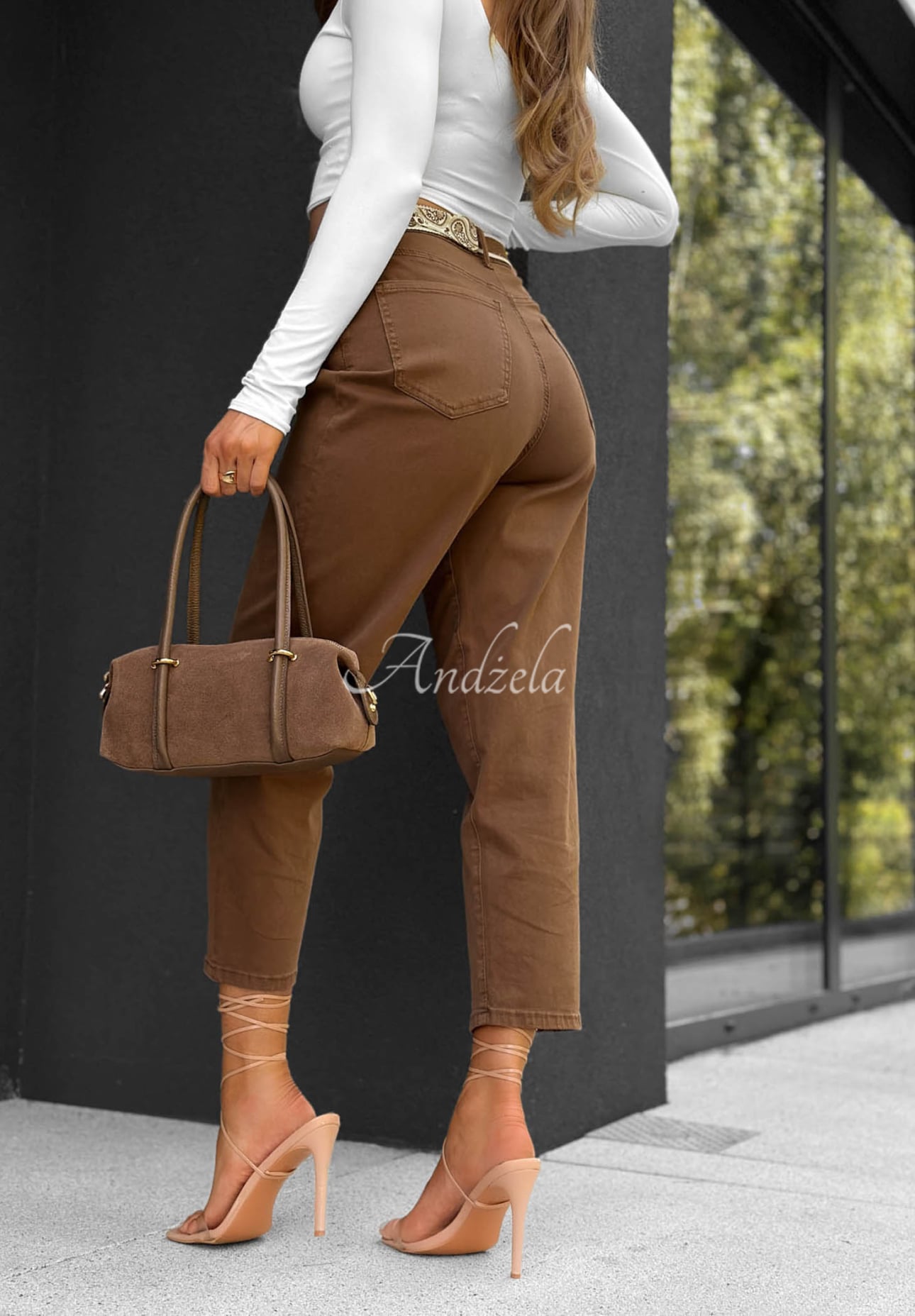 Mom-Jeans mit Gürtel Sun Fade Camel