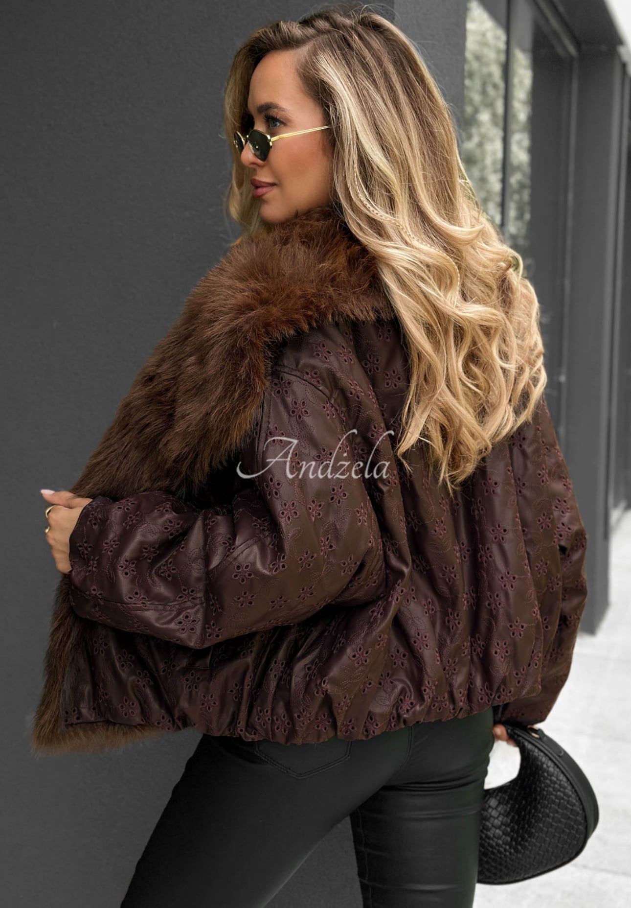 Gemusterte Jacke mit Pelz True Balance Schokoladenbraun