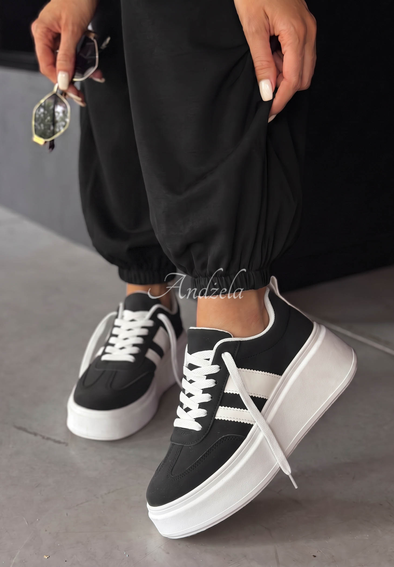 Wildleder Sneakers Start With Forever Schwarz-Weiß