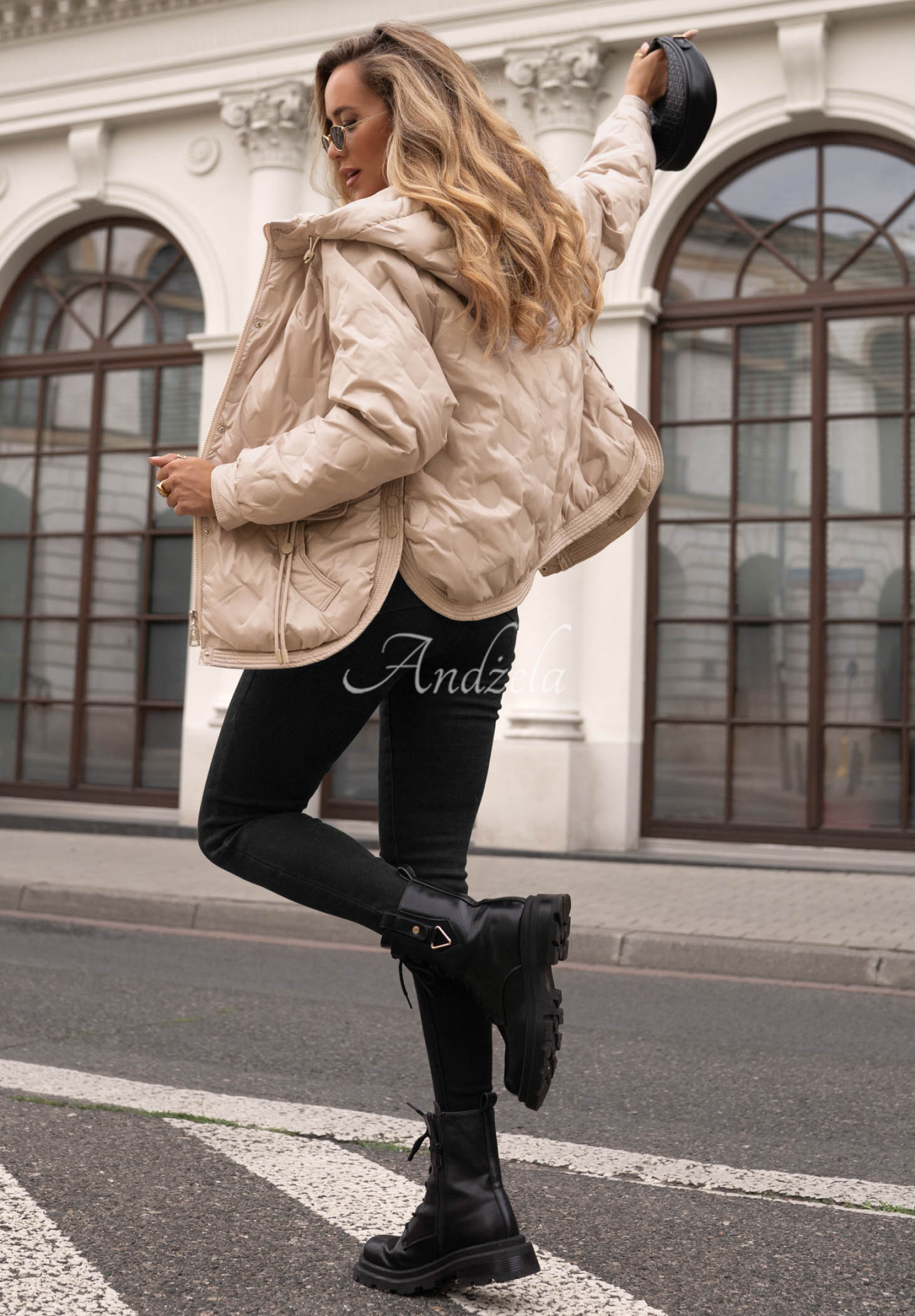 Gesteppte Jacke mit Kapuze Autumn Escape Beige