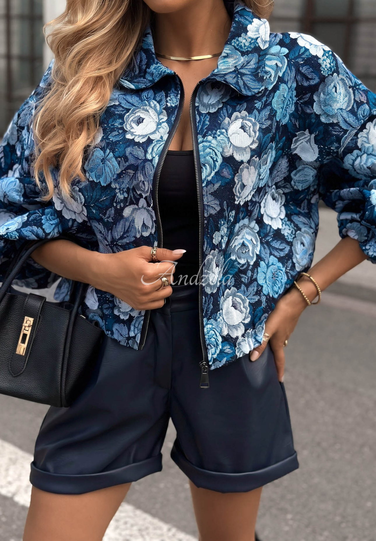Kurze Jacquard-Bomberjacke mit Blumenmuster Autumn Select Blau