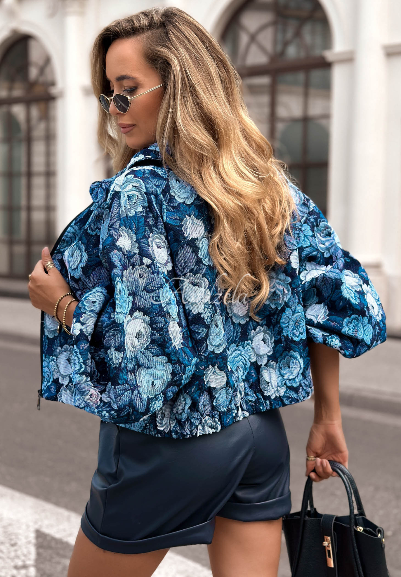 Kurze Jacquard-Bomberjacke mit Blumenmuster Autumn Select Blau