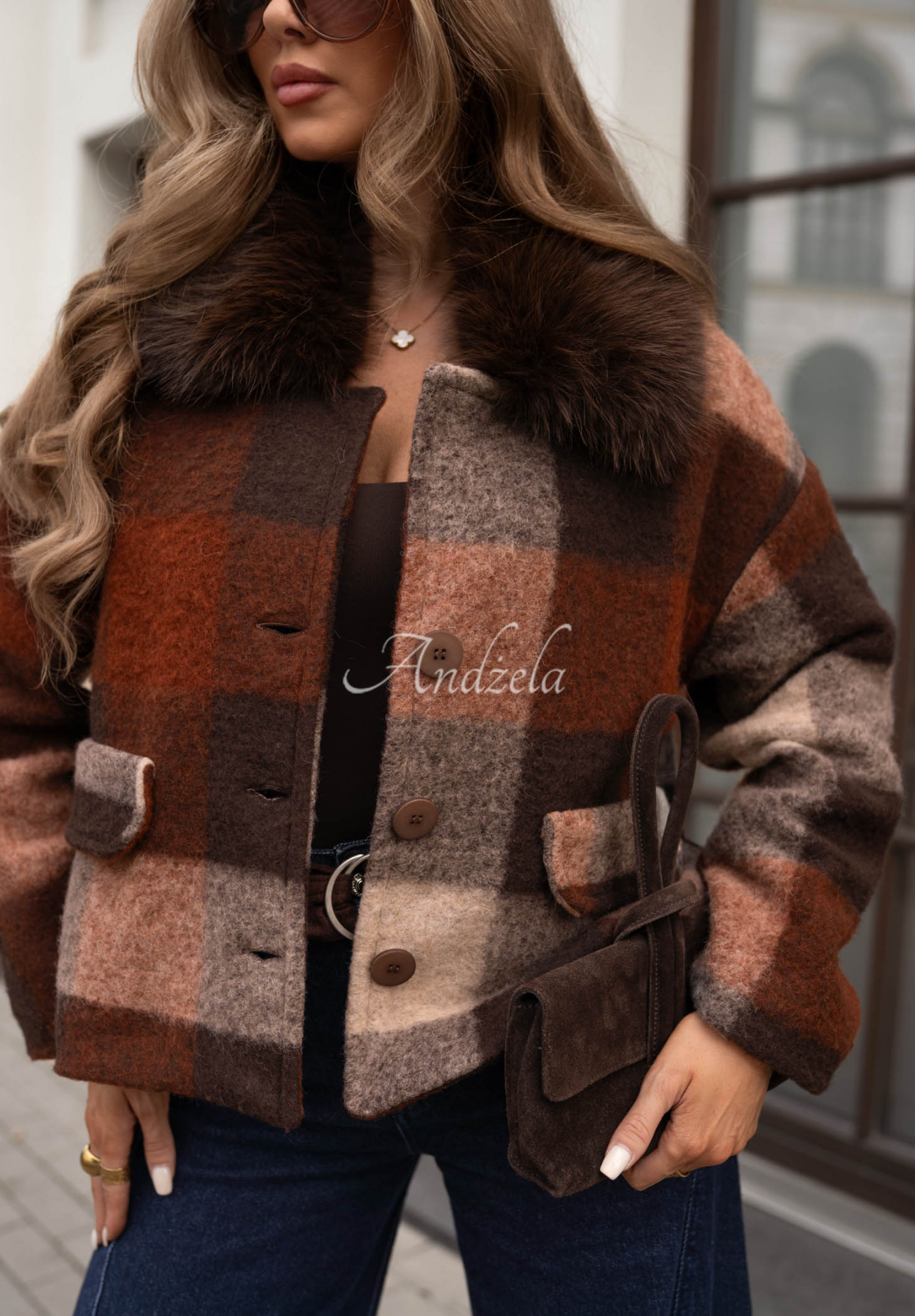 Kurzer karierter Mantel mit Wolle und Fellimitat Autumn Mood schokoladenbraun-grau