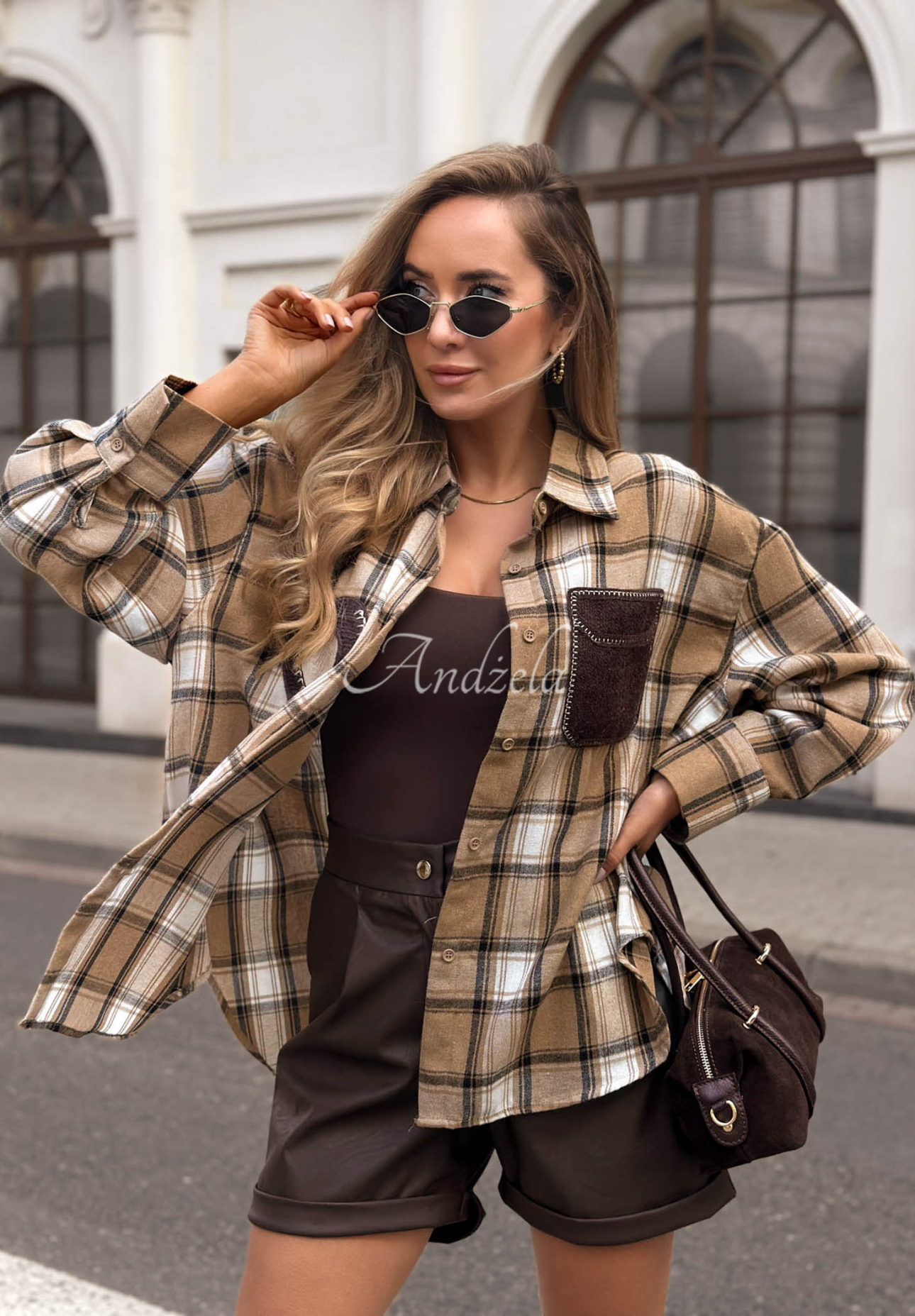 Kariertes Hemd mit dekorativer Applikation Just Perfect Camel