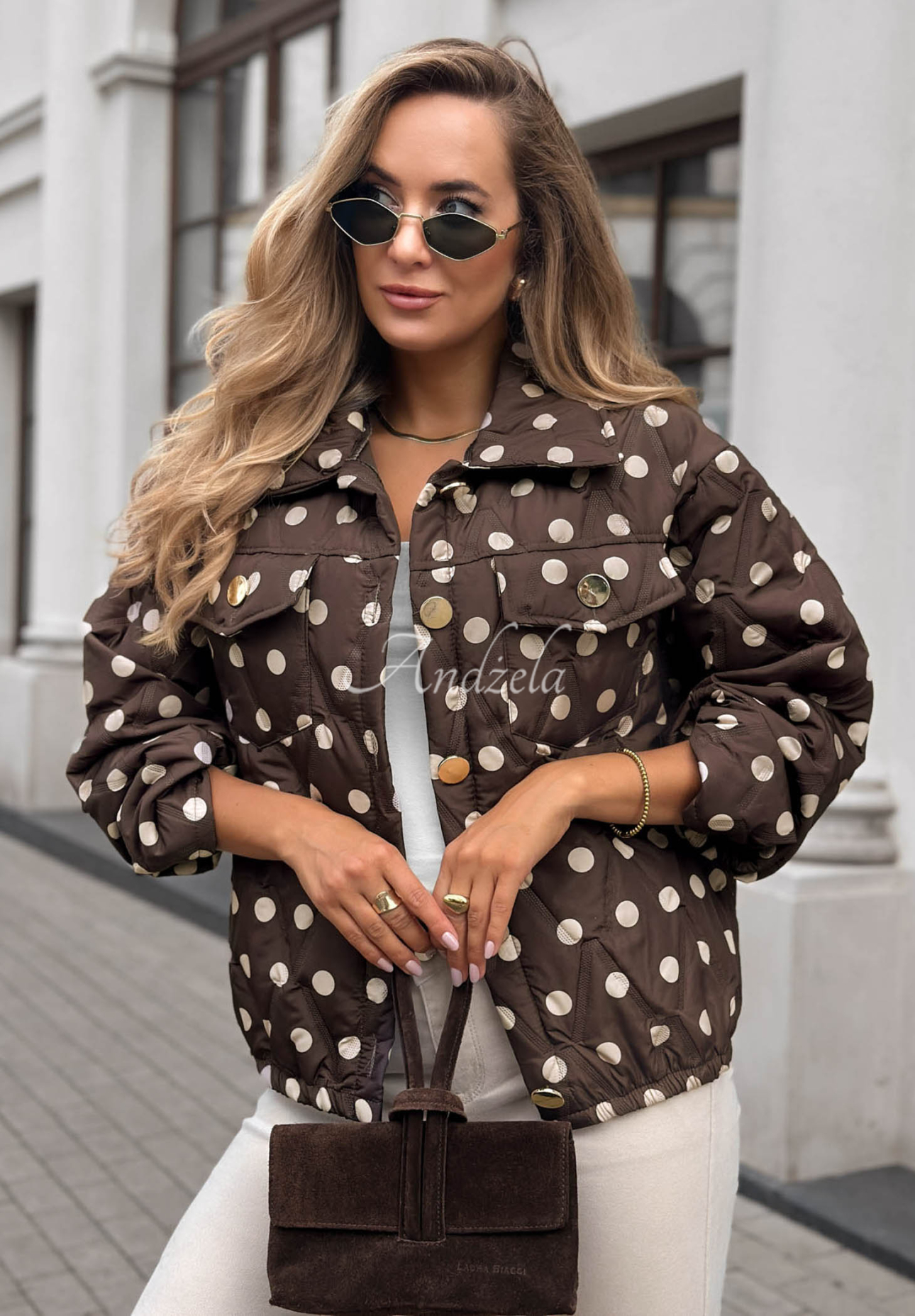 Kurze, gesteppte, gepunktete Jacke Autumn Dots Schokoladenbraun