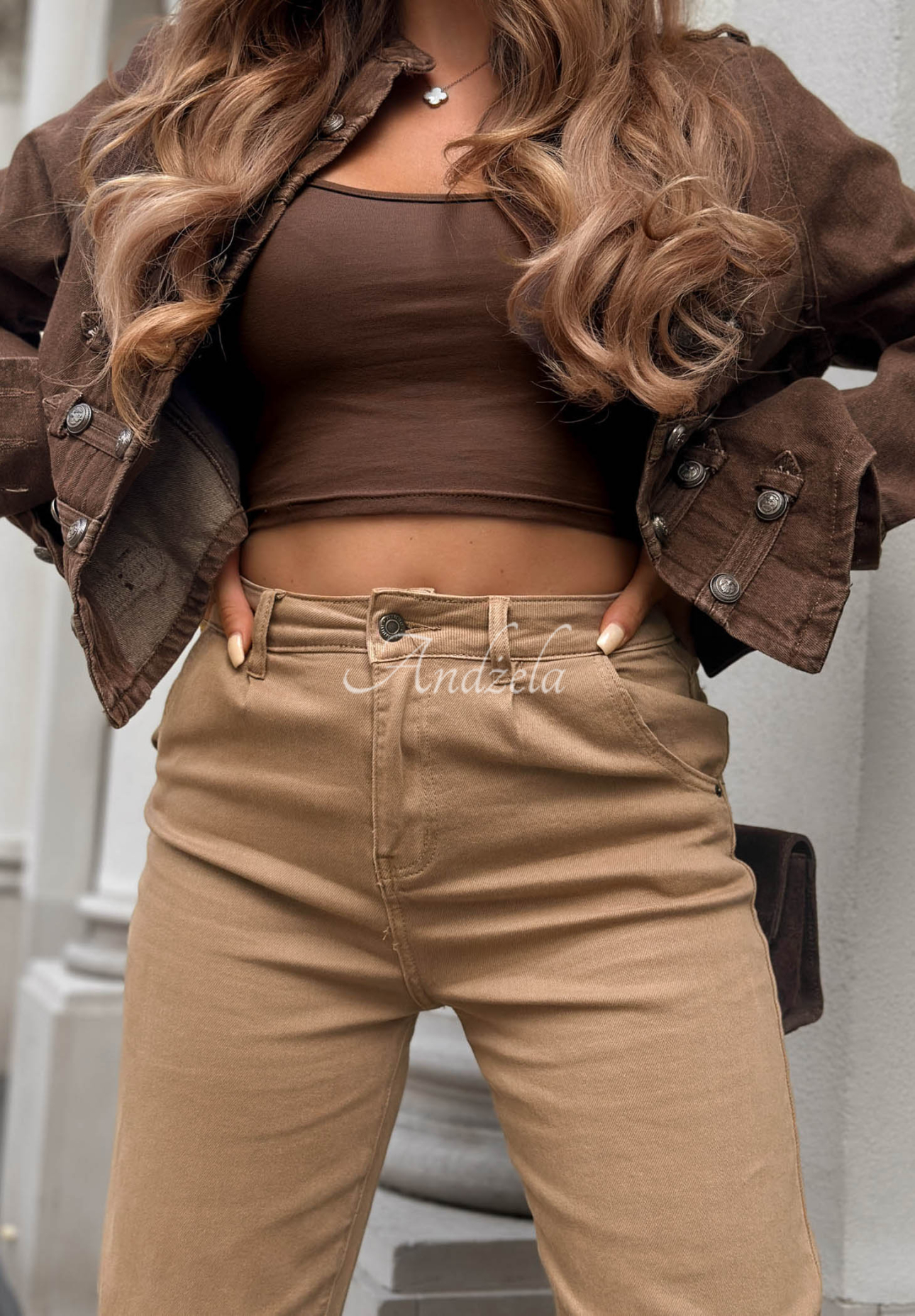 Jeans mom fit Lost Message Camel