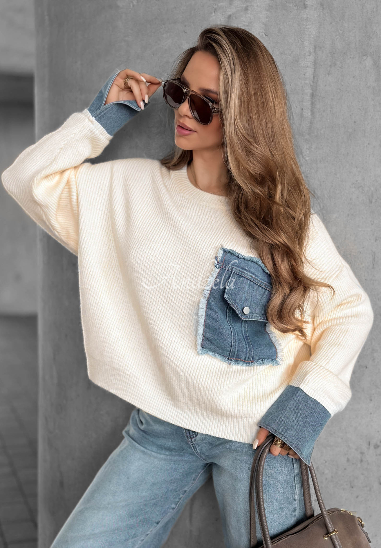 Viskosepullover mit Denim-Einsätzen Closer Now Vanillefarben