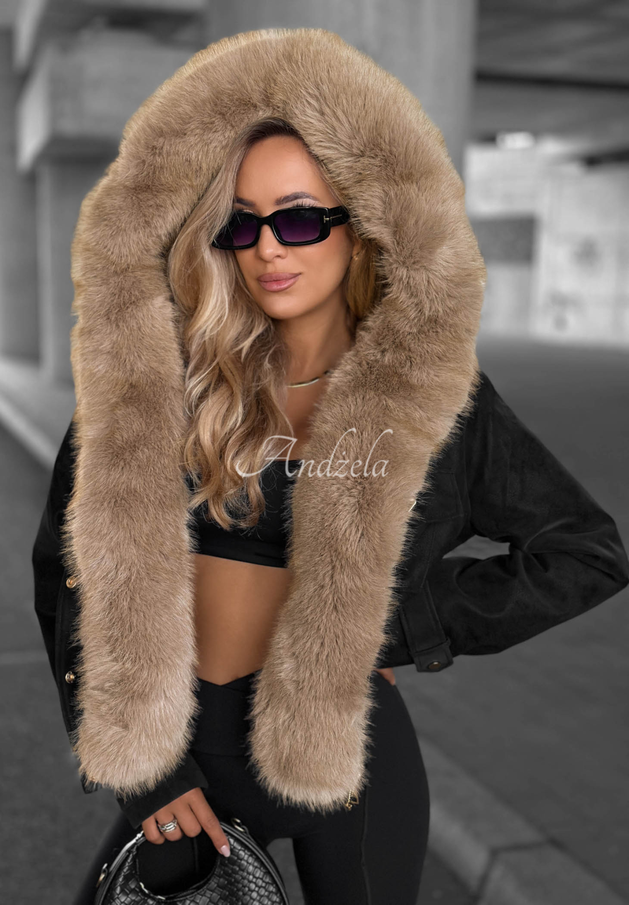 Kurze Jacke mit Kunstfell Honey Autumn Schwarz