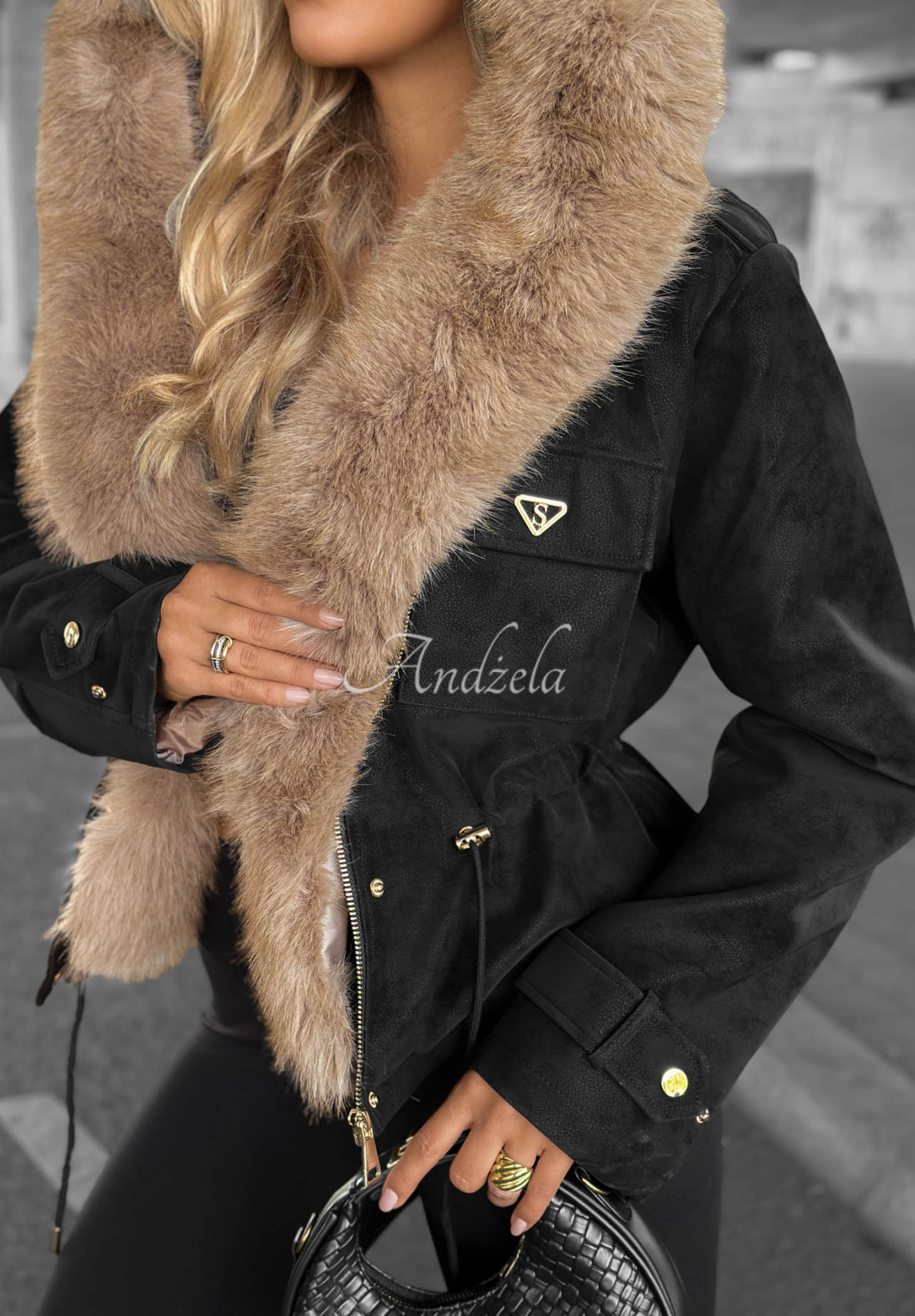 Kurze Jacke mit Kunstfell Honey Autumn Schwarz