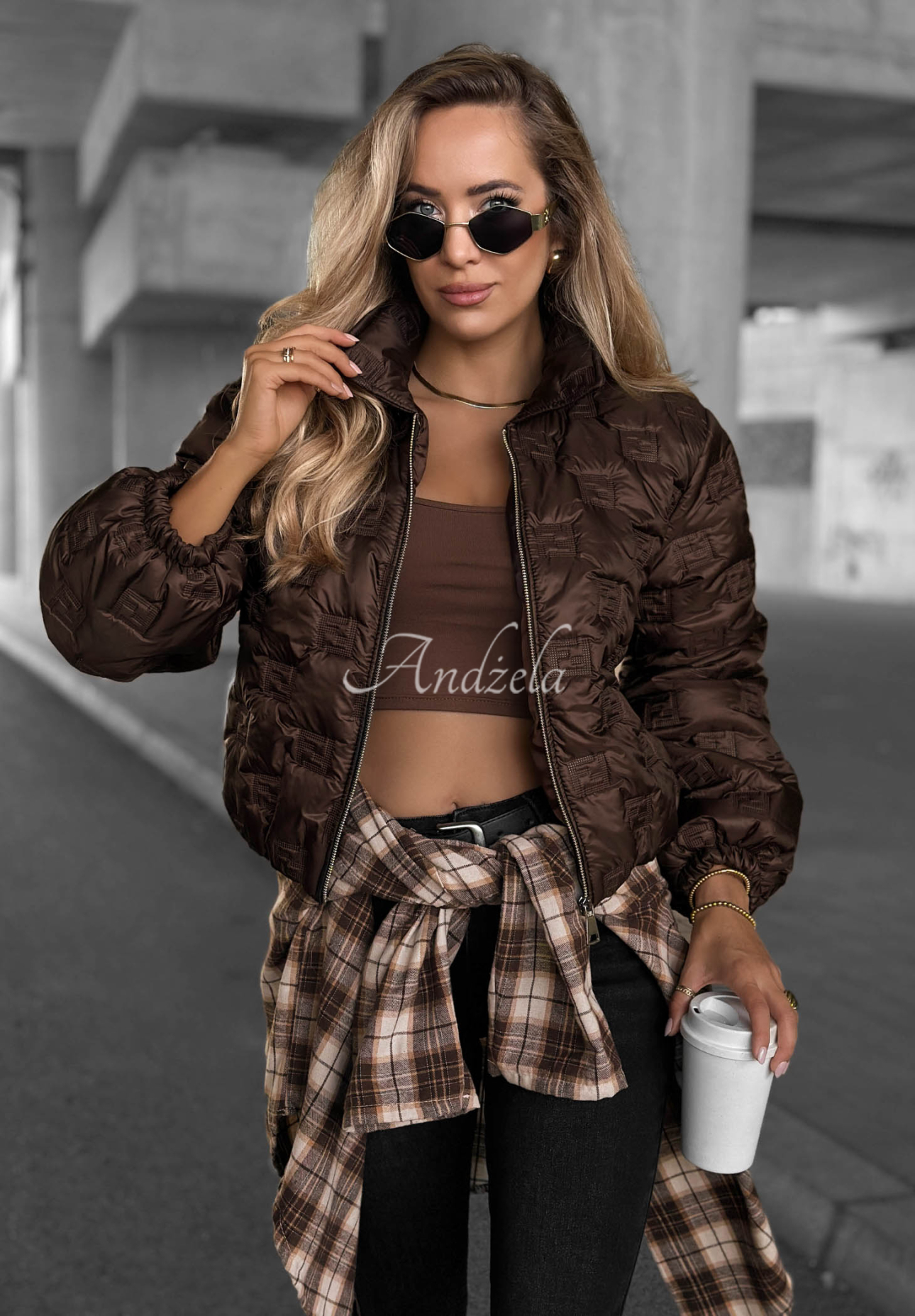Kurze Steppjacke mit Kragen Worth Waiting Schokoladenbraun