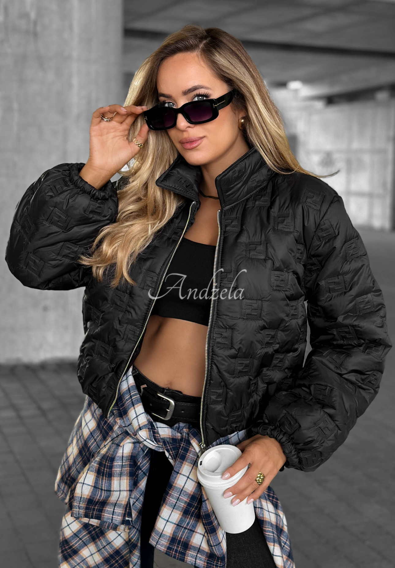 Kurze Steppjacke mit Kragen Worth Waiting Schwarz