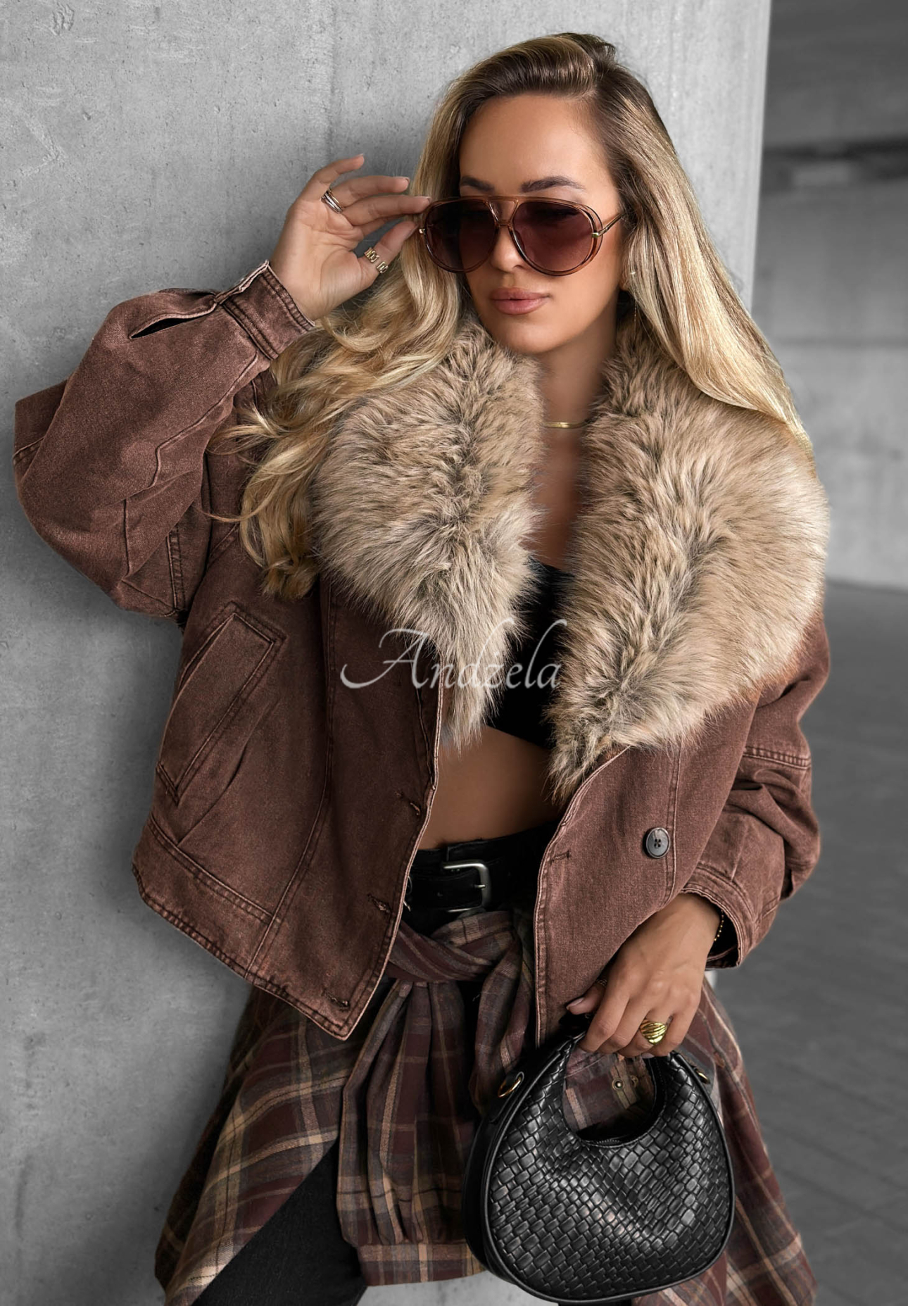 Kurze Jeansjacke mit Kunstfell Autumn Teddy Schokoladenbraun