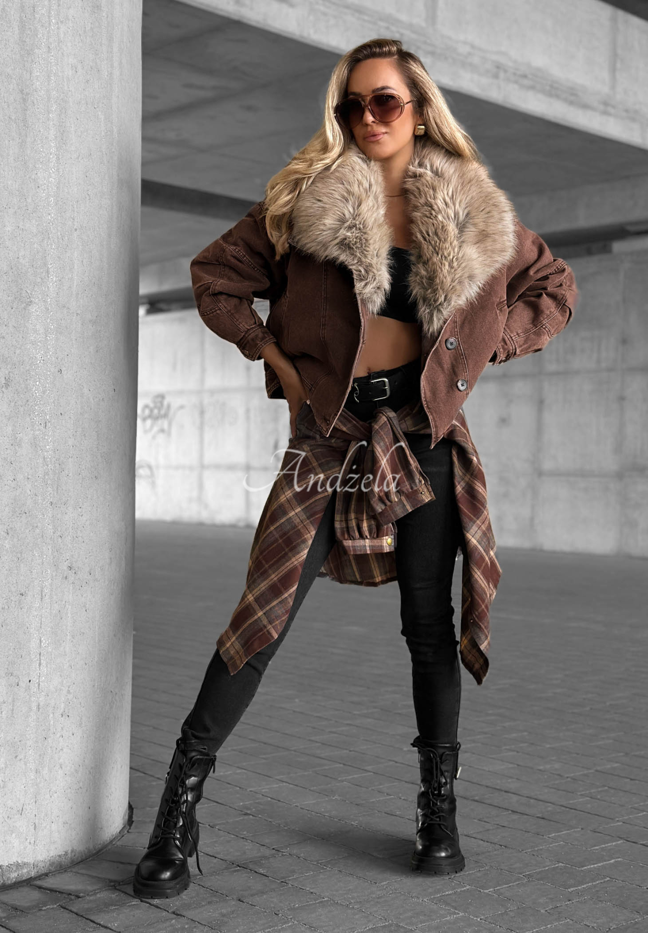 Kurze Jeansjacke mit Kunstfell Autumn Teddy Schokoladenbraun