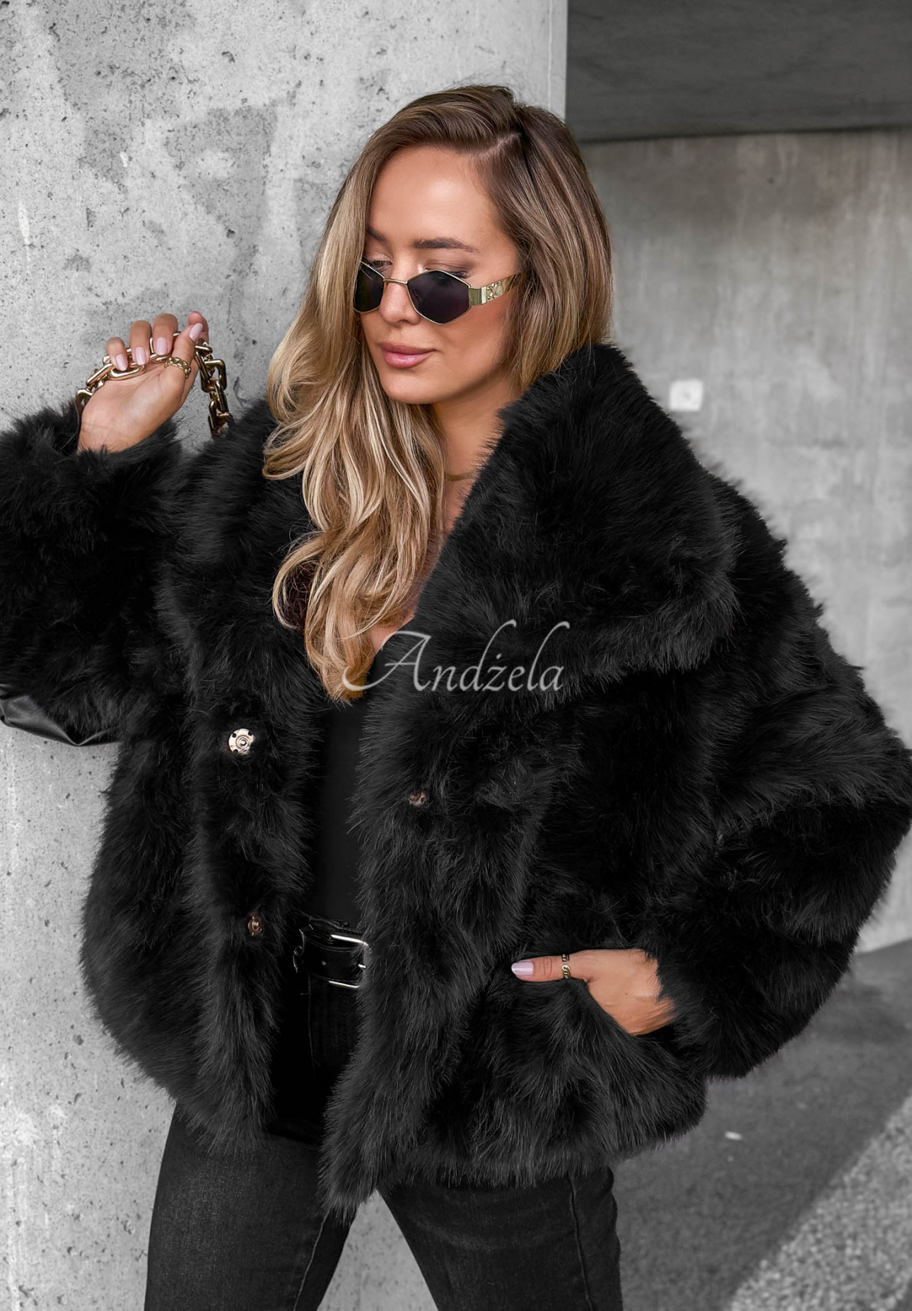 Kurzer Mantel aus Kunstfell Autumn Romance Schwarz