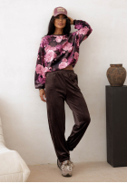 Welurowy Sweat Set w kwiaty Floral Kiss Schokoladenbraun
