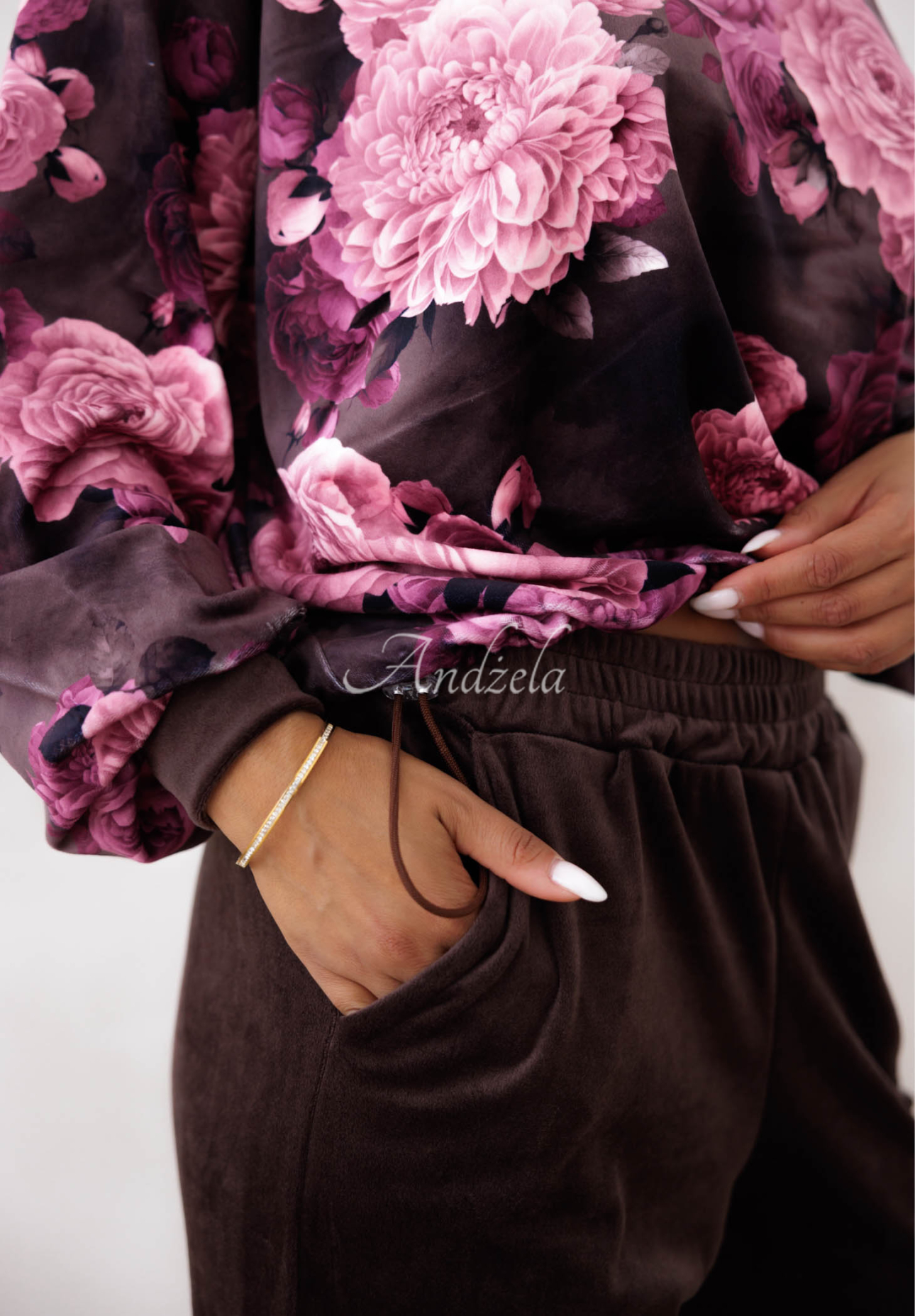 Velours-Trainingsanzug aus Baumwolle mit Blumenmuster Floral Kiss Schokoladenbraun