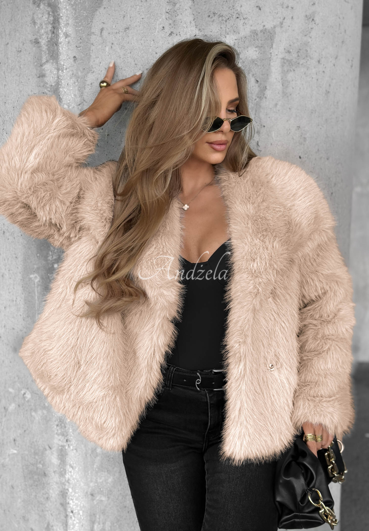Kurzer Mantel aus Kunstfell Autumn Romance Beige