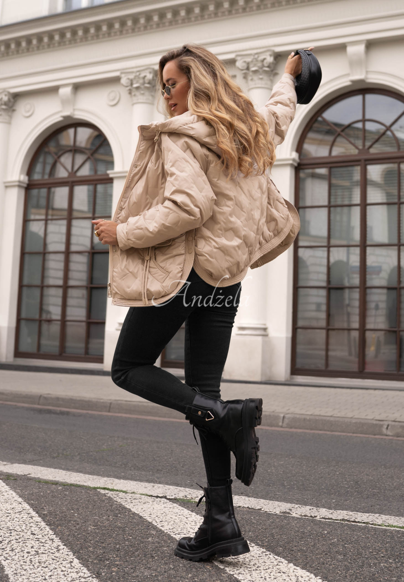 Gesteppte Jacke mit Kapuze Autumn Escape Beige