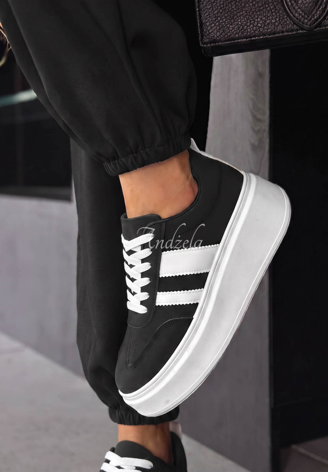 Wildleder Sneakers Start With Forever Schwarz-Weiß