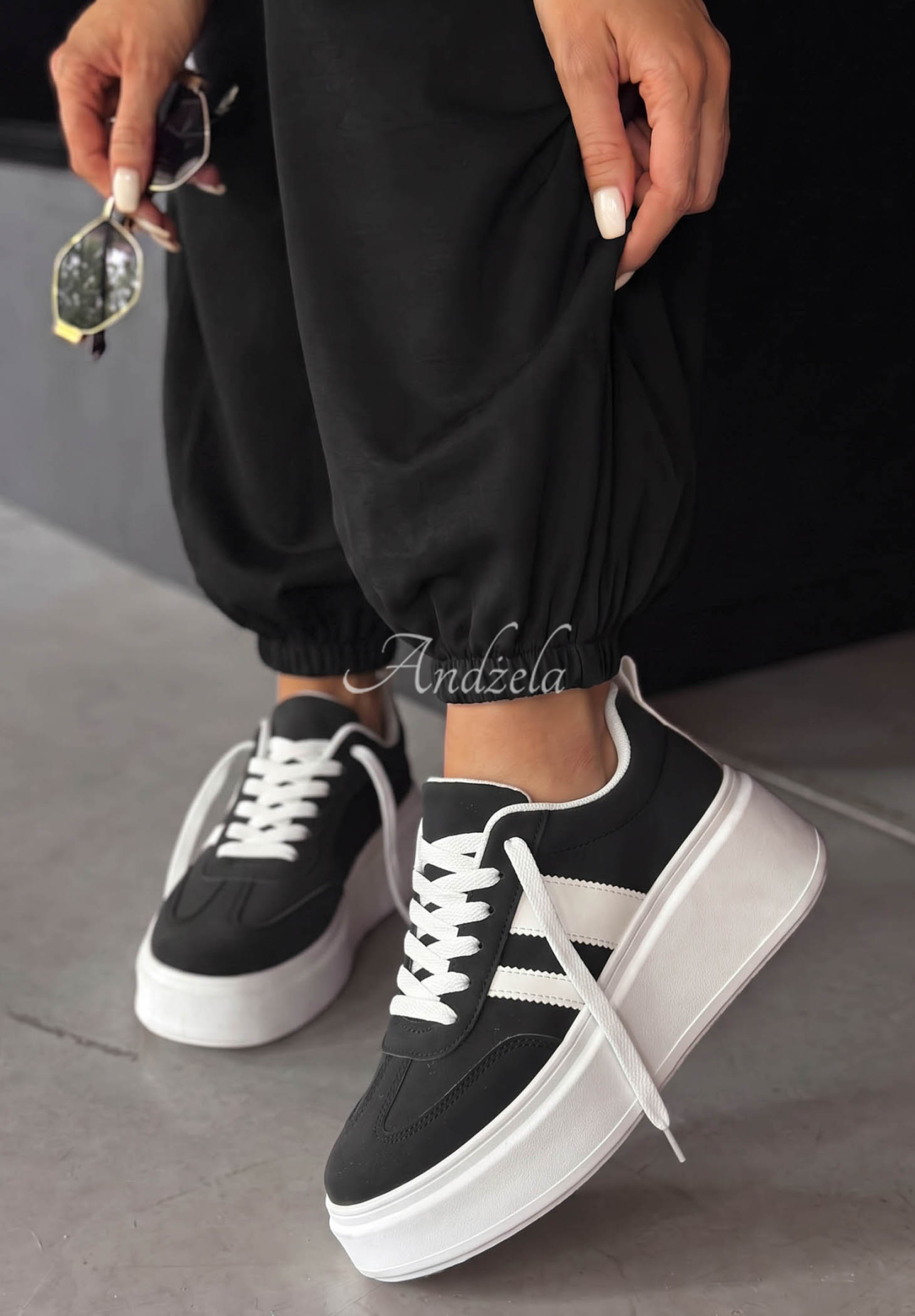 Wildleder Sneakers Start With Forever Schwarz-Weiß