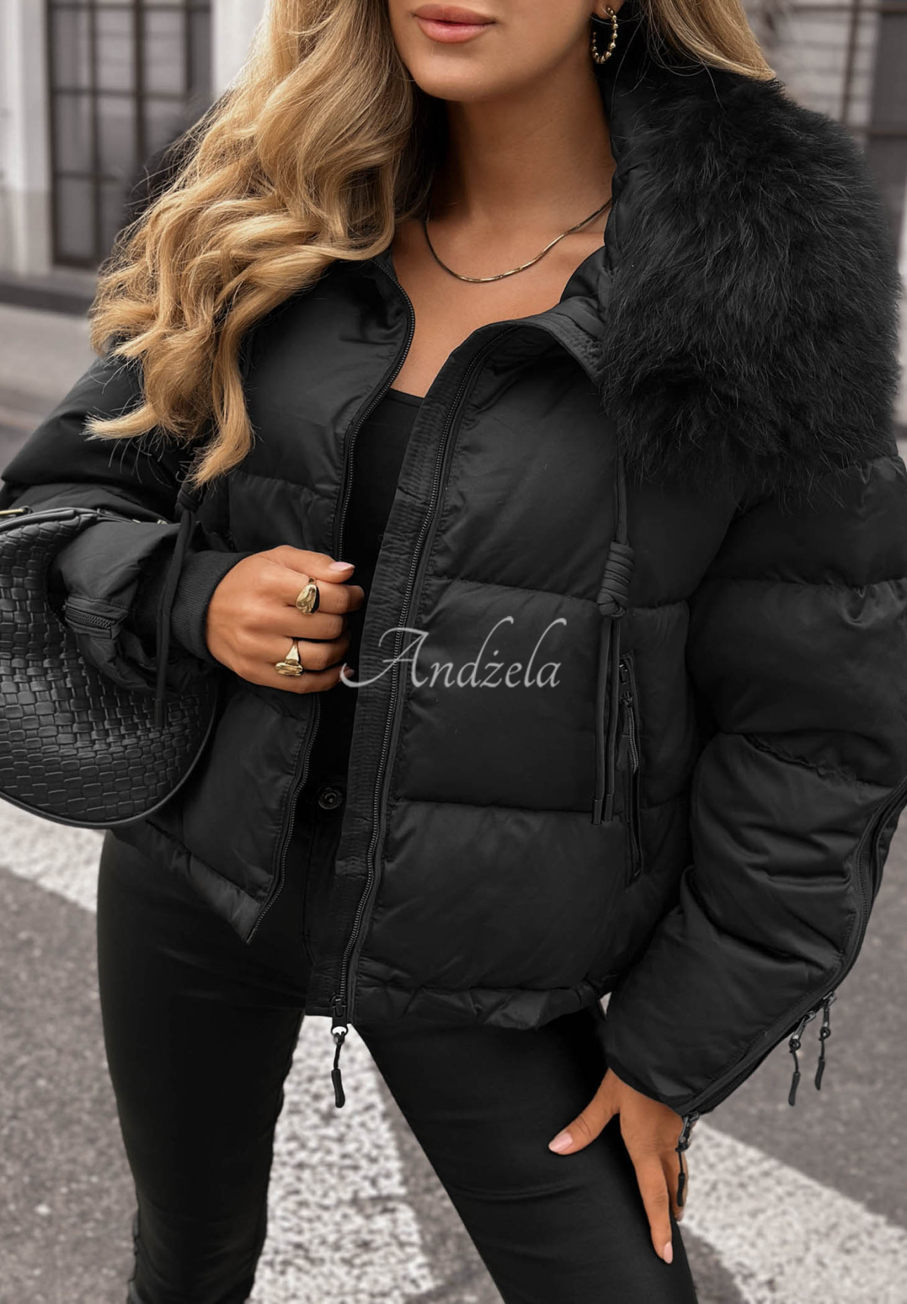 Kurze Jacke mit Echtfellbesatz Amber Leaves Schwarz