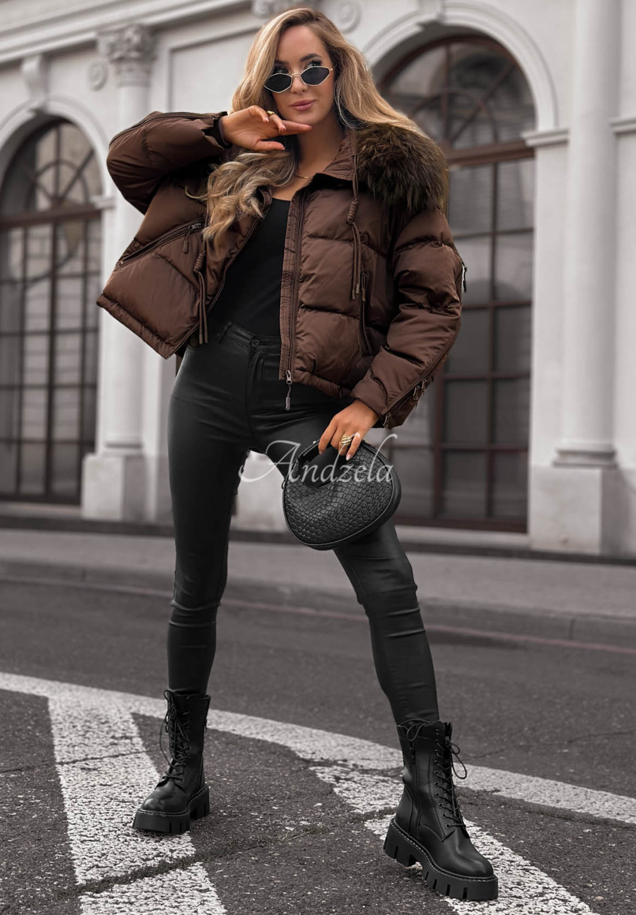 Kurze Jacke mit Echtfellbesatz Amber Leaves Schokoladenbraun