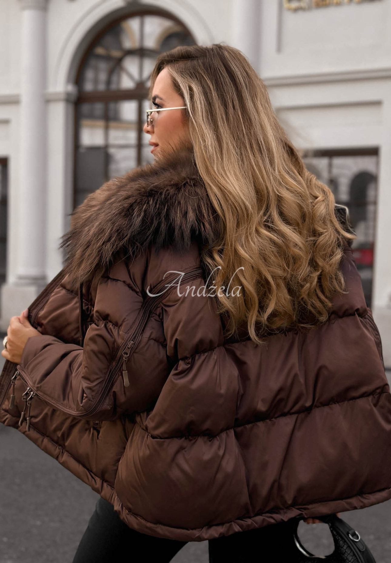 Kurze Jacke mit Echtfellbesatz Amber Leaves Schokoladenbraun