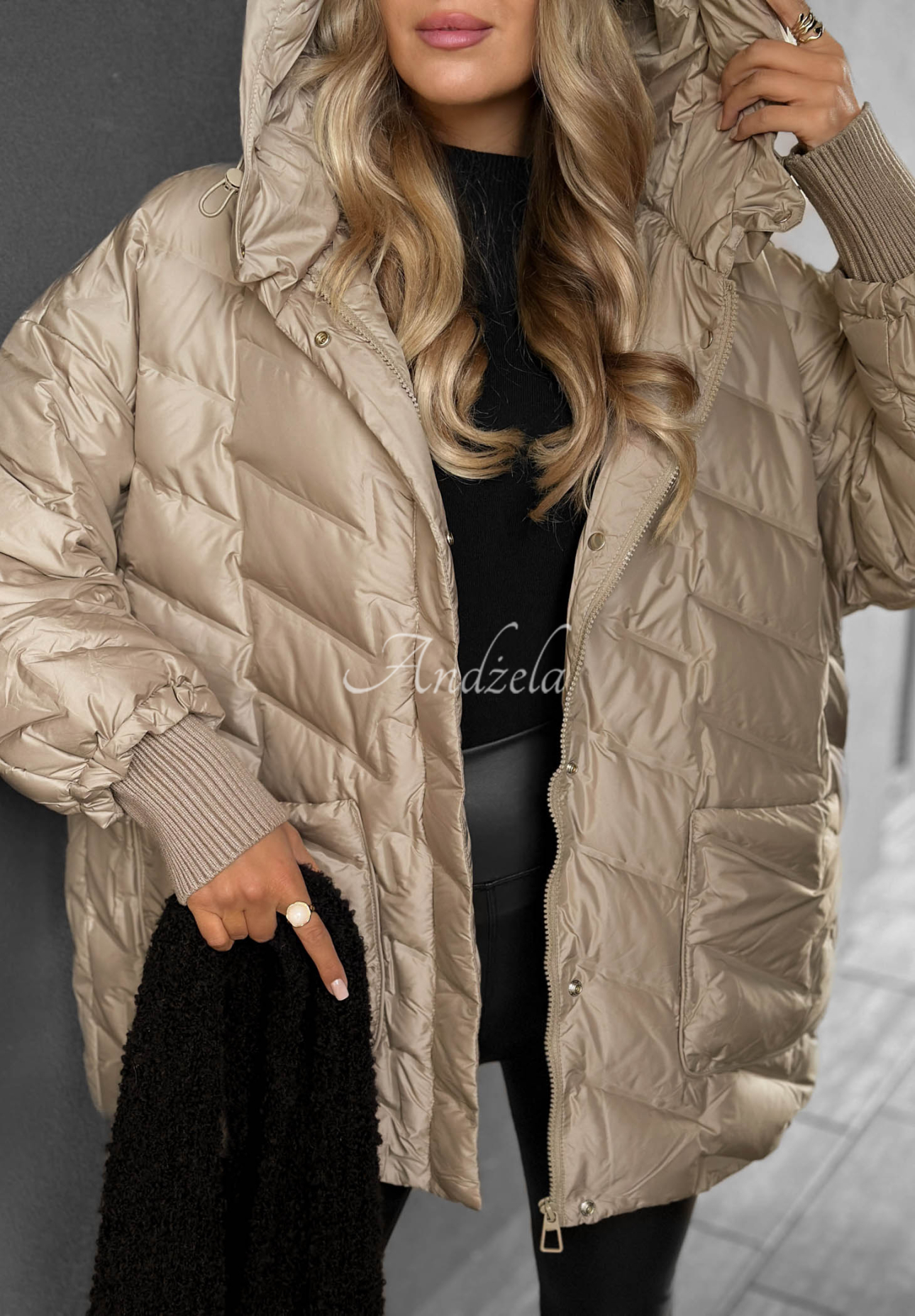 Daunenjacke mit Kapuze Choose Yourself Beige