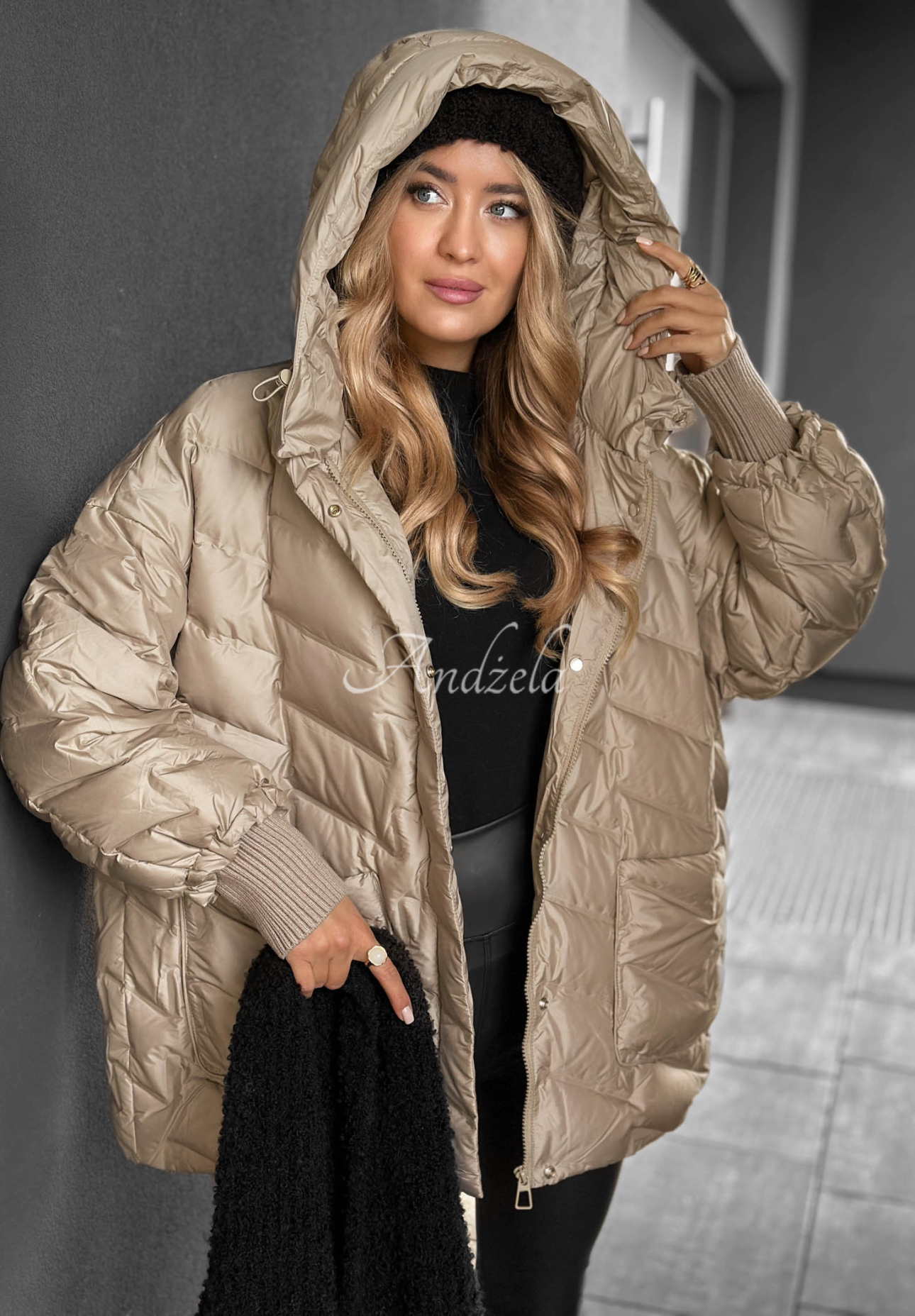 Daunenjacke mit Kapuze Choose Yourself Beige