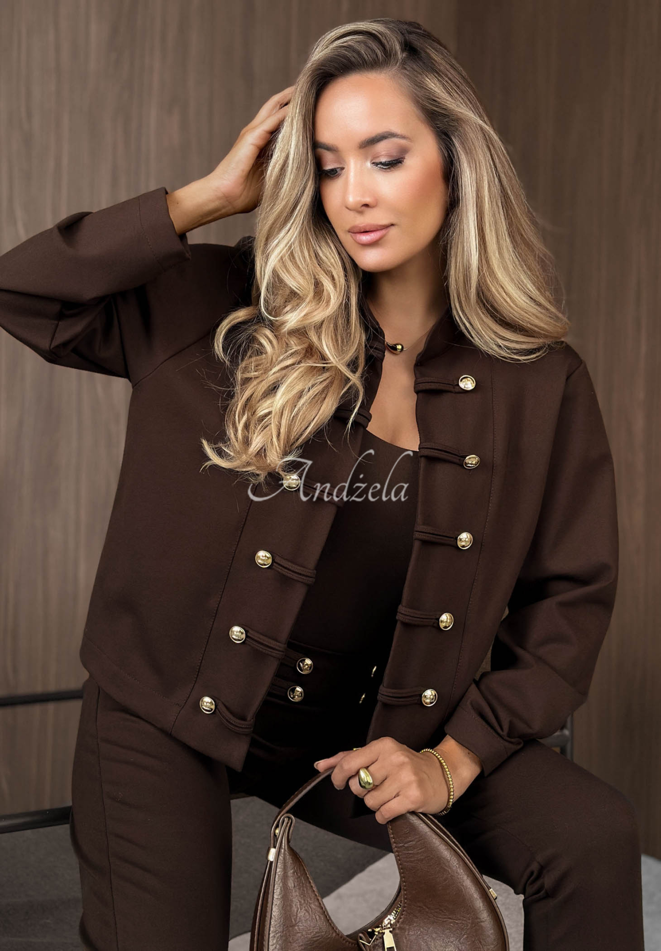 Kurze Viskose-Jacke im Napoleon-Stil mit Knopfverschluss Hello There Schokoladenbraun