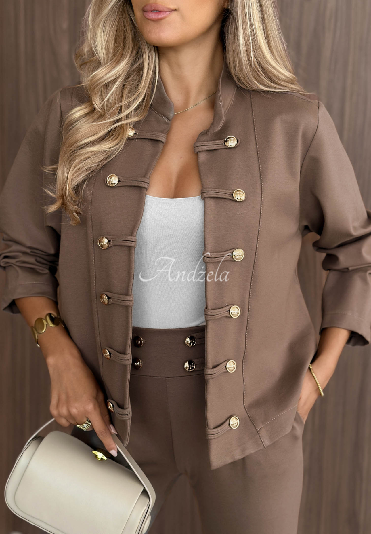 Kurze Viskose-Jacke im Napoleon-Stil mit Knopfverschluss Hello There Beige