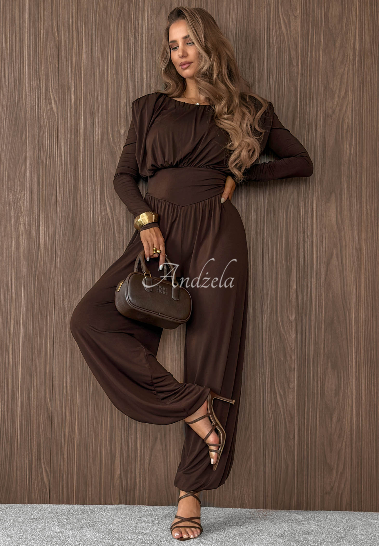 Langer Overall mit Rüschen Midnight Latte Schokoladenbraun