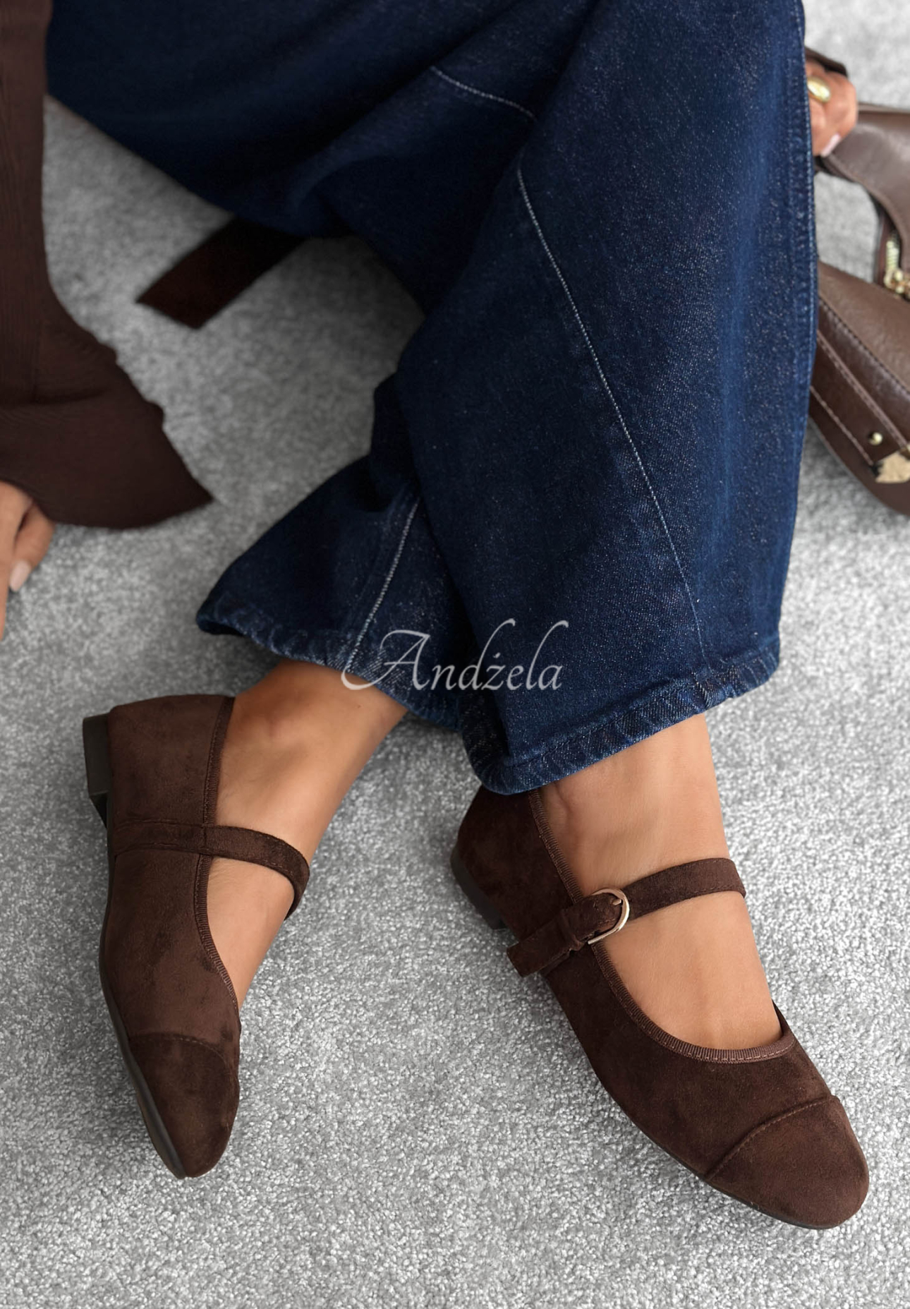 Ballerinas aus Wildlederimitat mit Riemchen Fall Story Schokoladenbraun