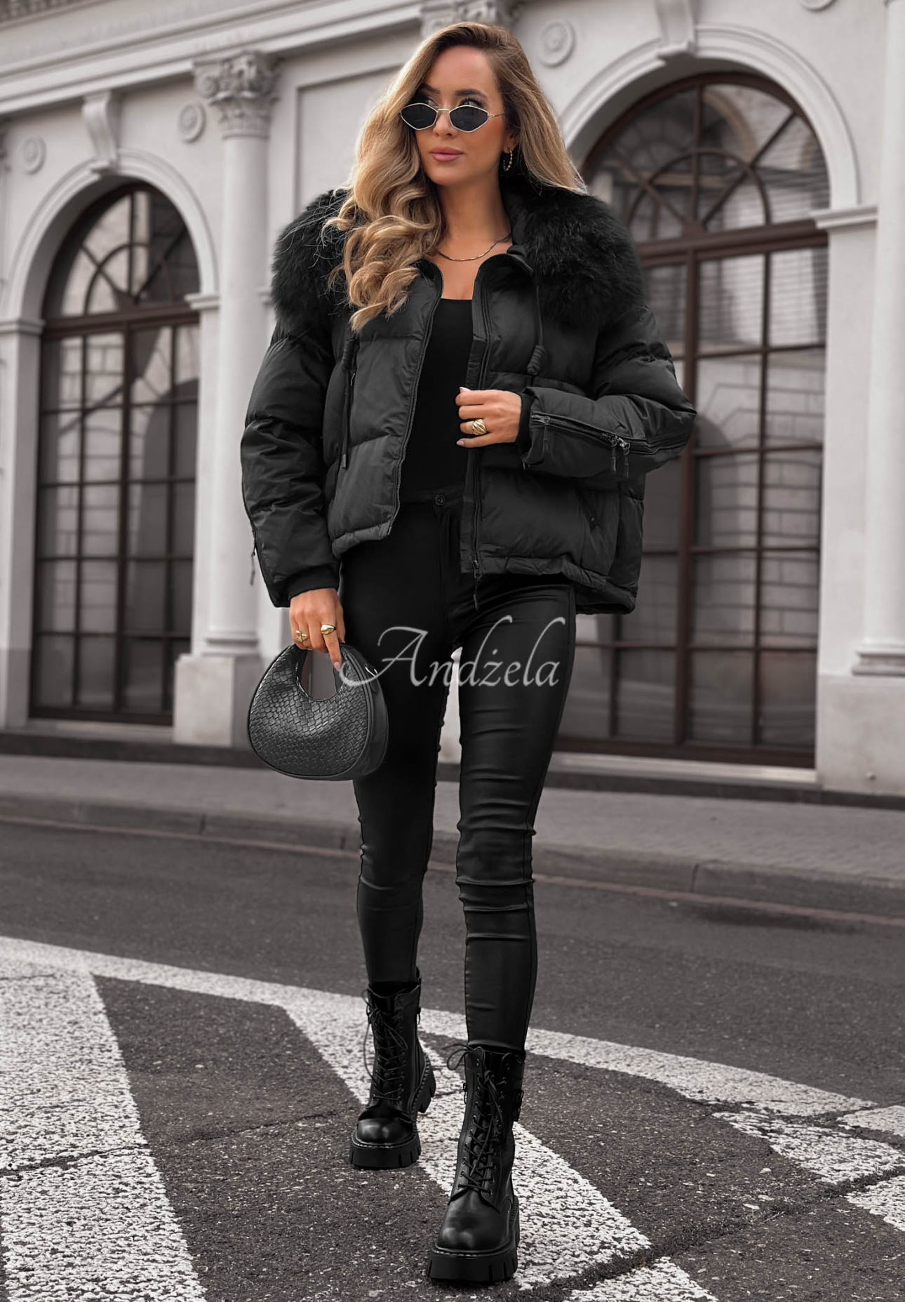 Kurze Jacke mit Echtfellbesatz Amber Leaves Schwarz