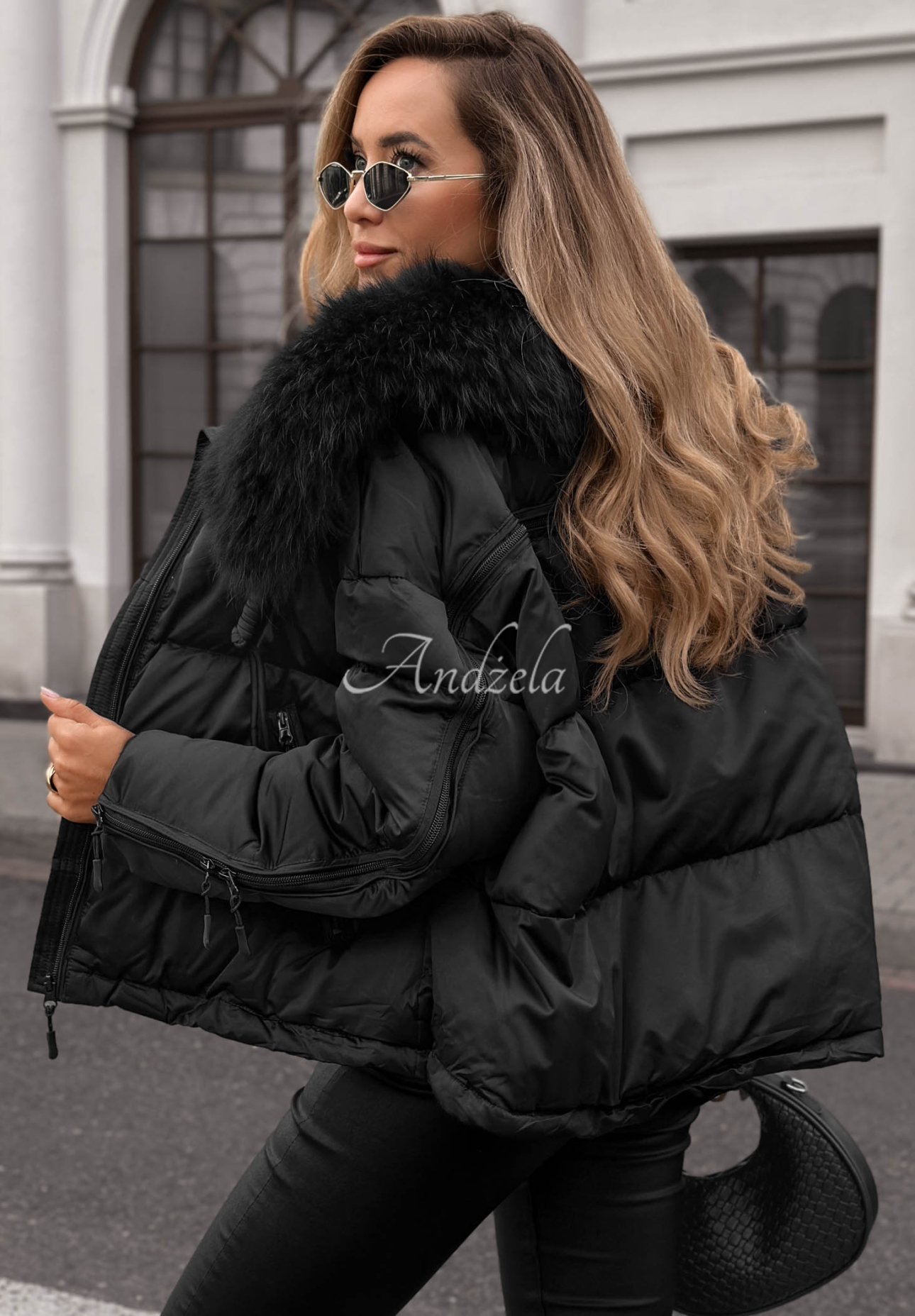 Kurze Jacke mit Echtfellbesatz Amber Leaves Schwarz
